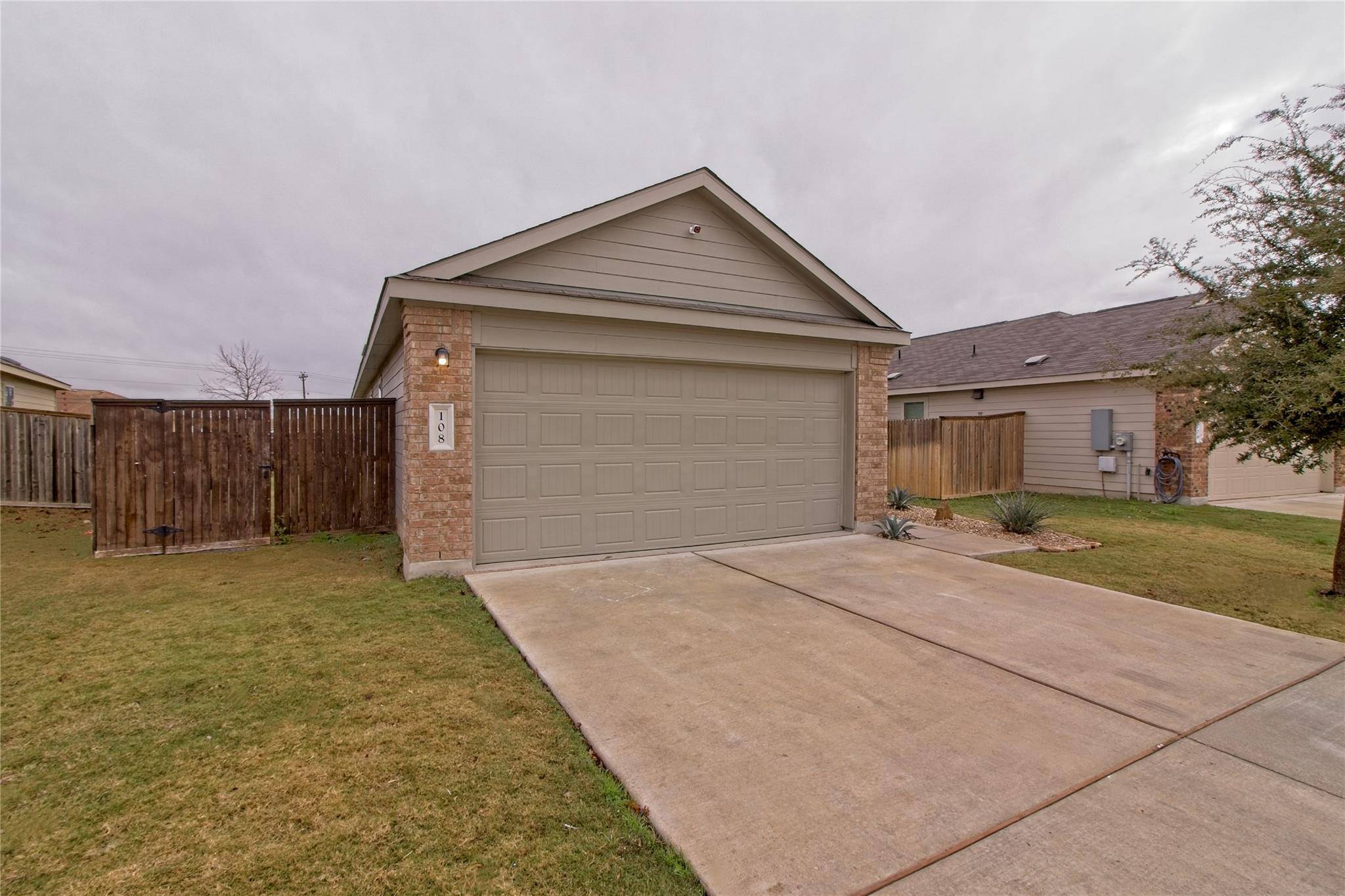 108 Circle WAY, Jarrell, TX 76537