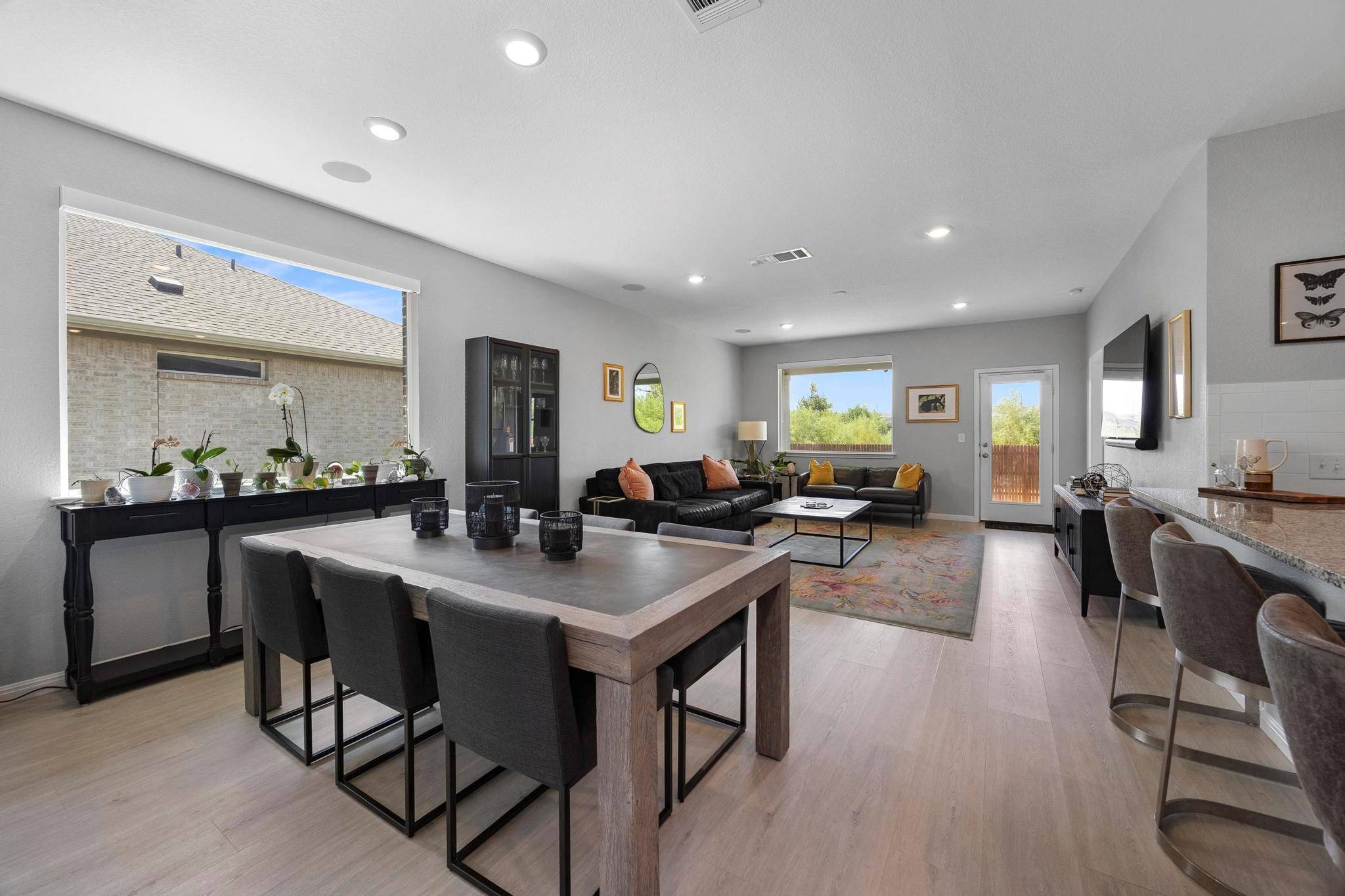 301 Brody LN, Georgetown, TX 78626