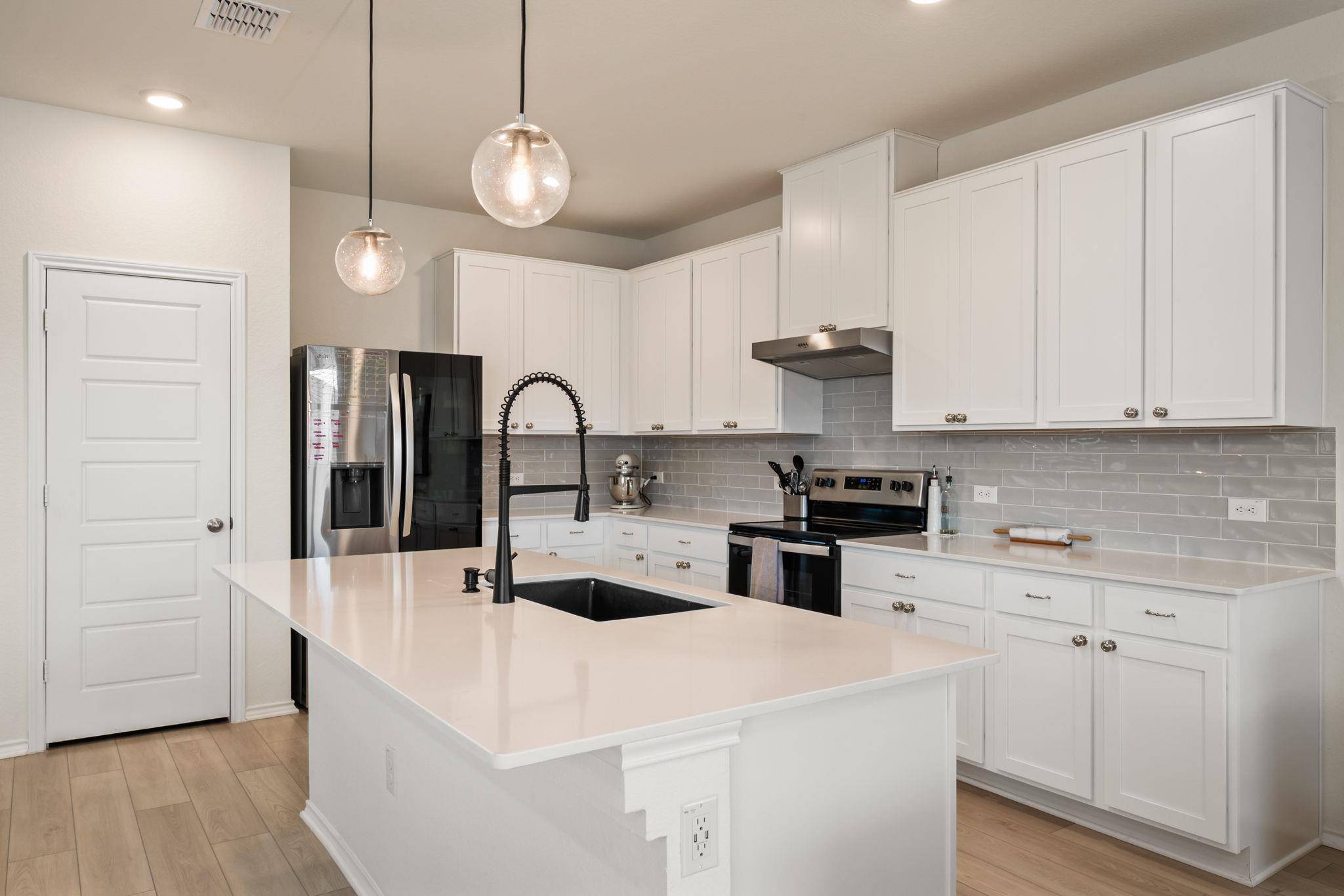 7805 House Finch DR, Austin, TX 78744