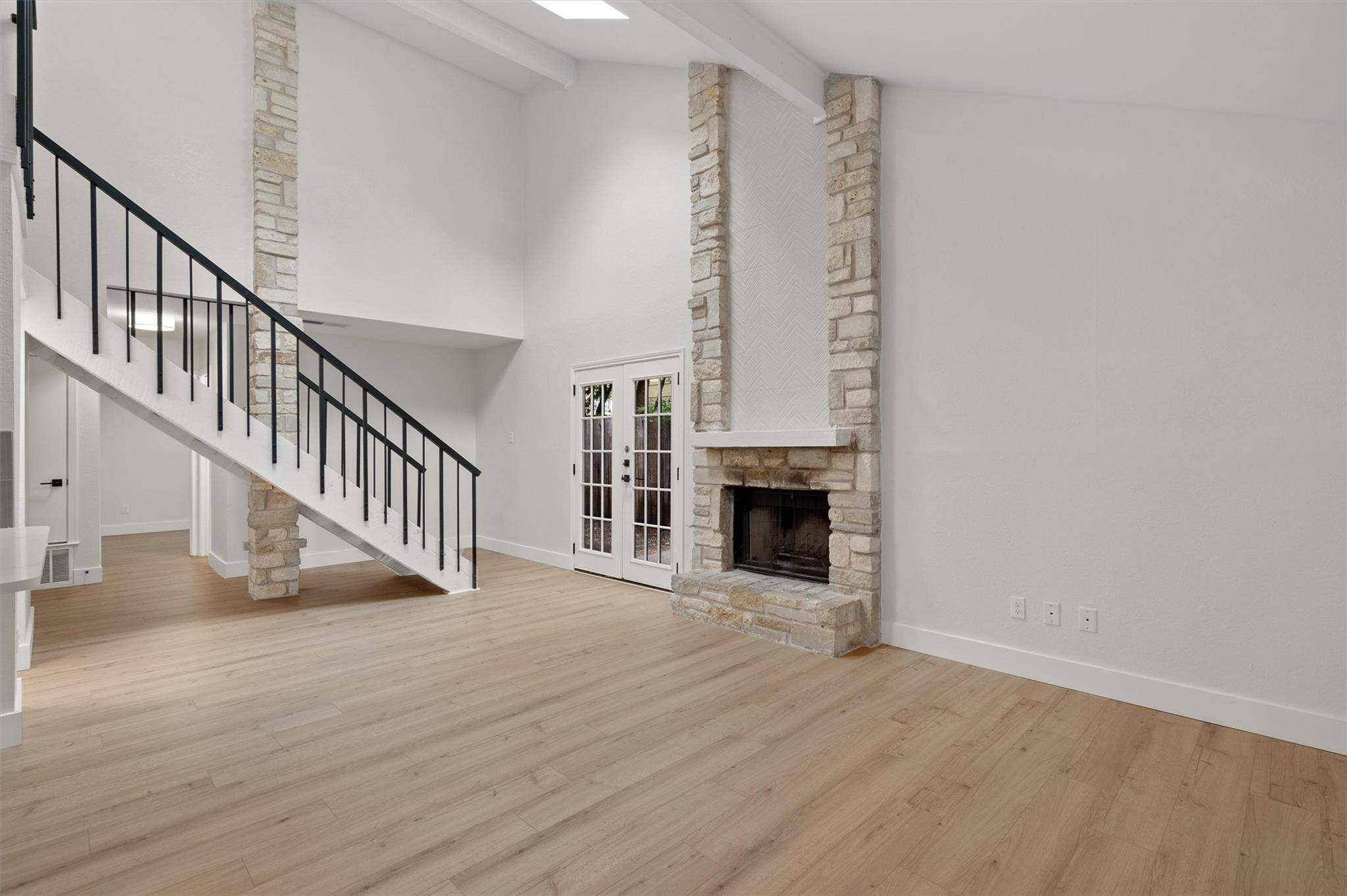 1804 Cinnamon PATH, Austin, TX 78704