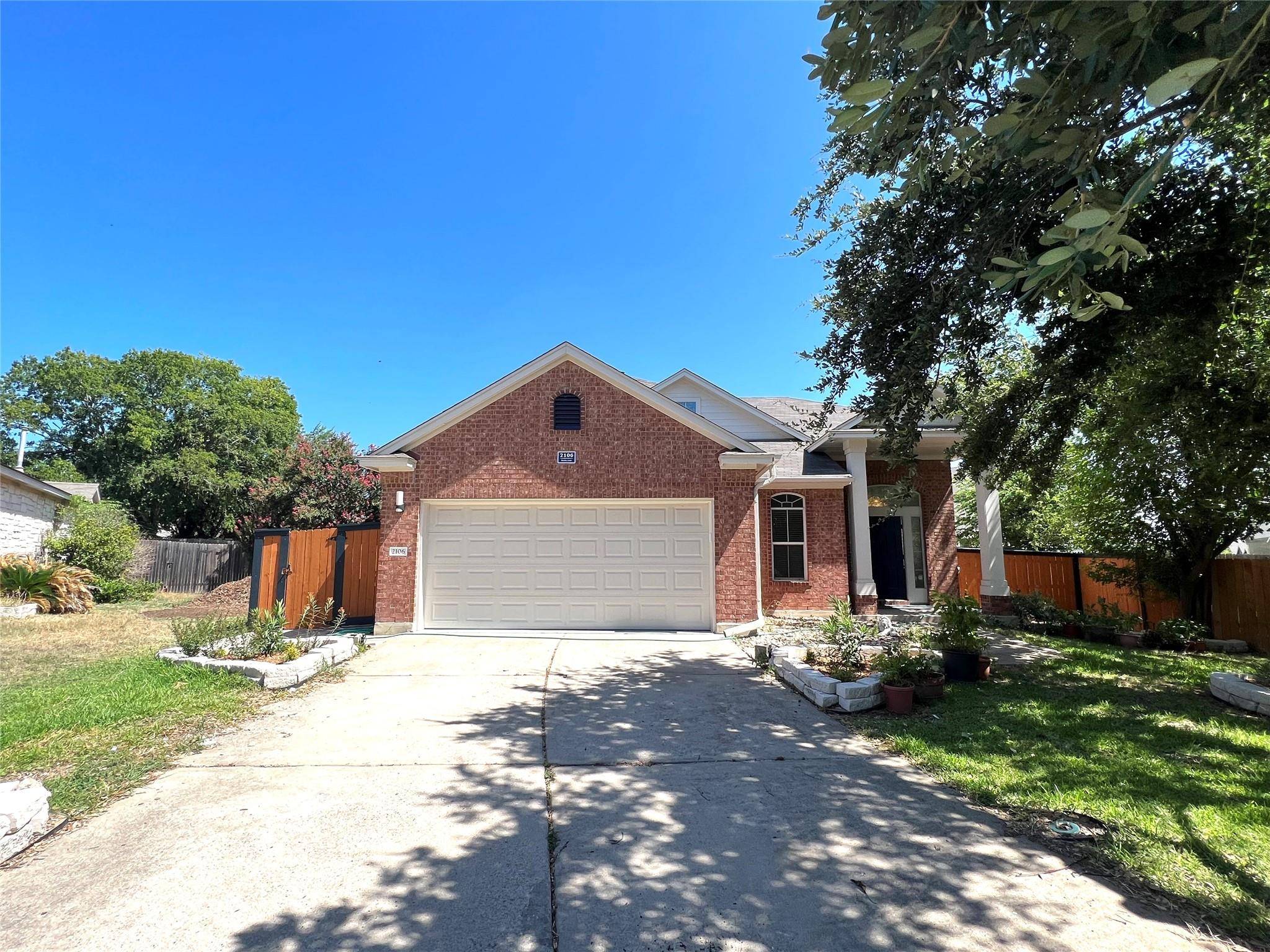 2106 Huxley LN, Round Rock, TX 78664