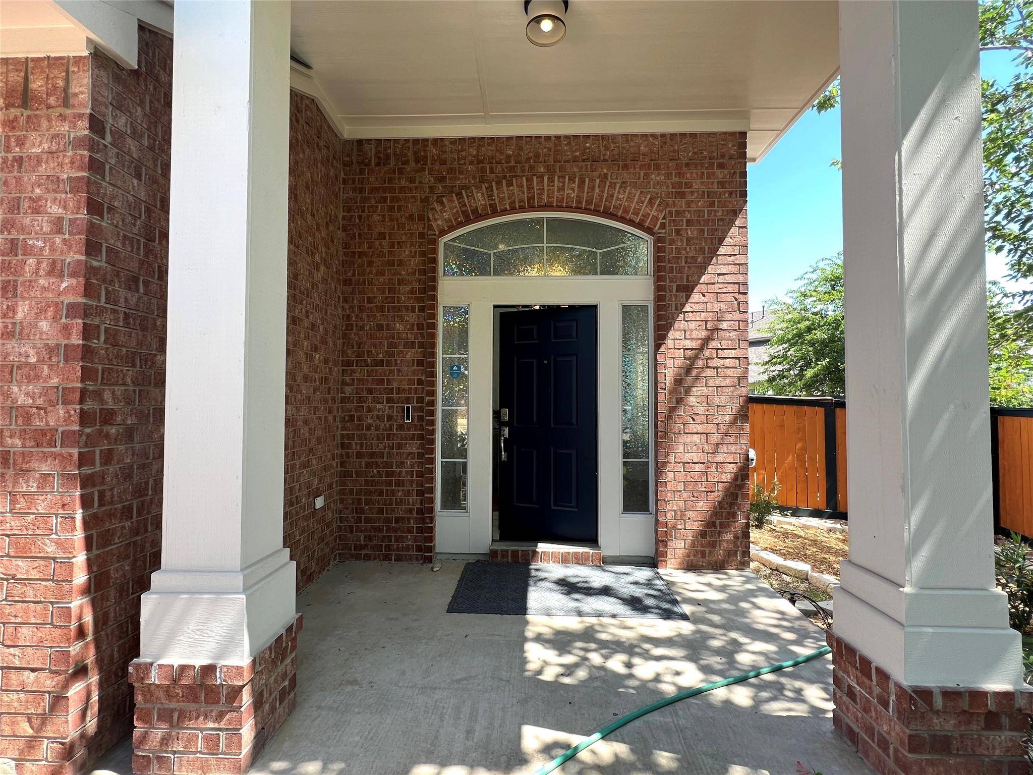 2106 Huxley LN, Round Rock, TX 78664