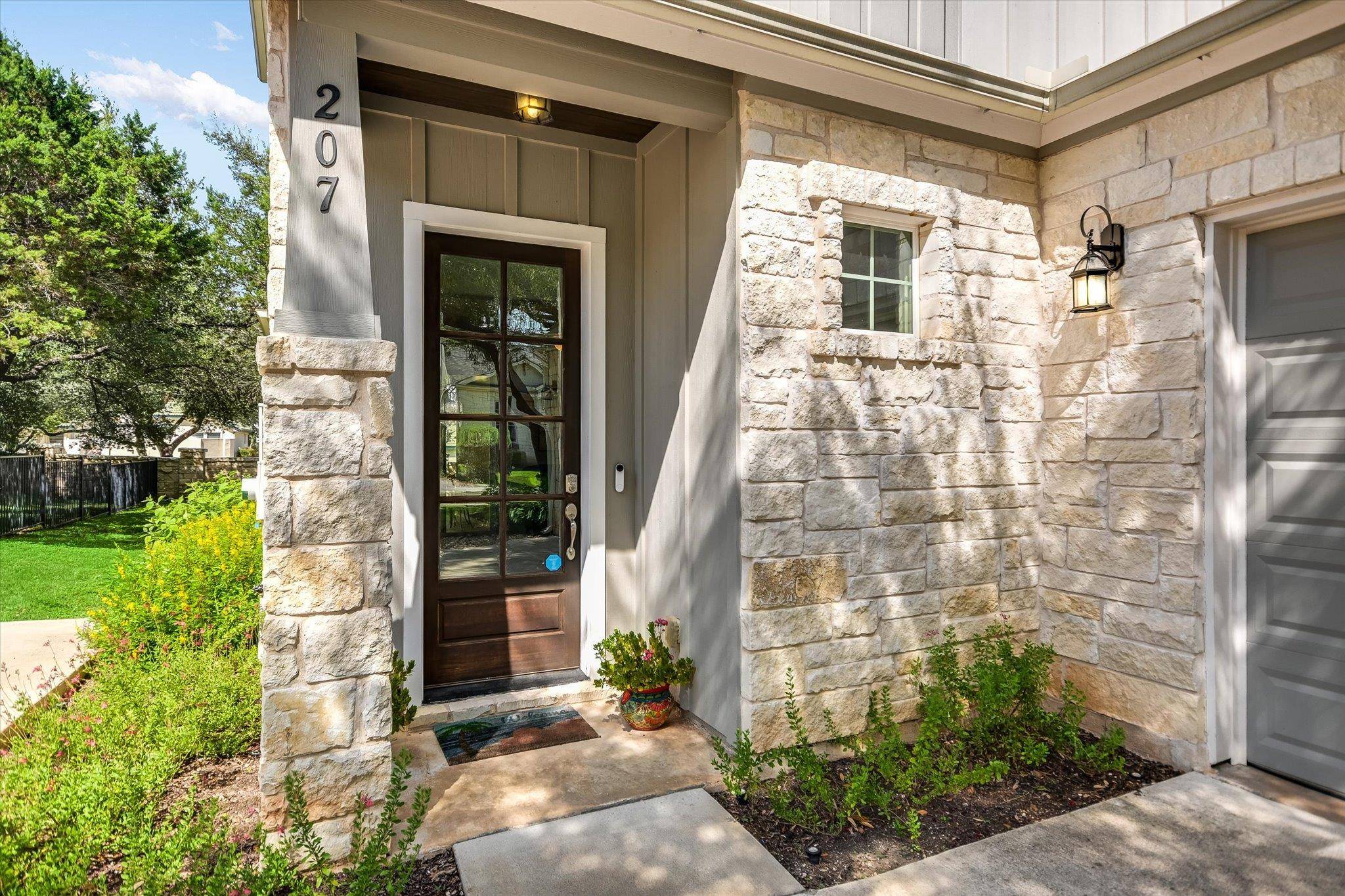 207 Fairlake CIR, Lakeway, TX 78734