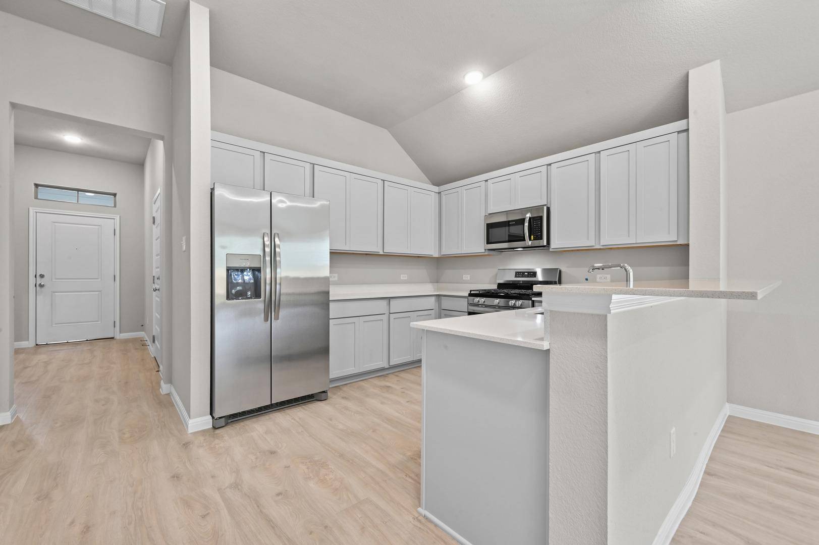 332 Bendecido LOOP, Elgin, TX 78621