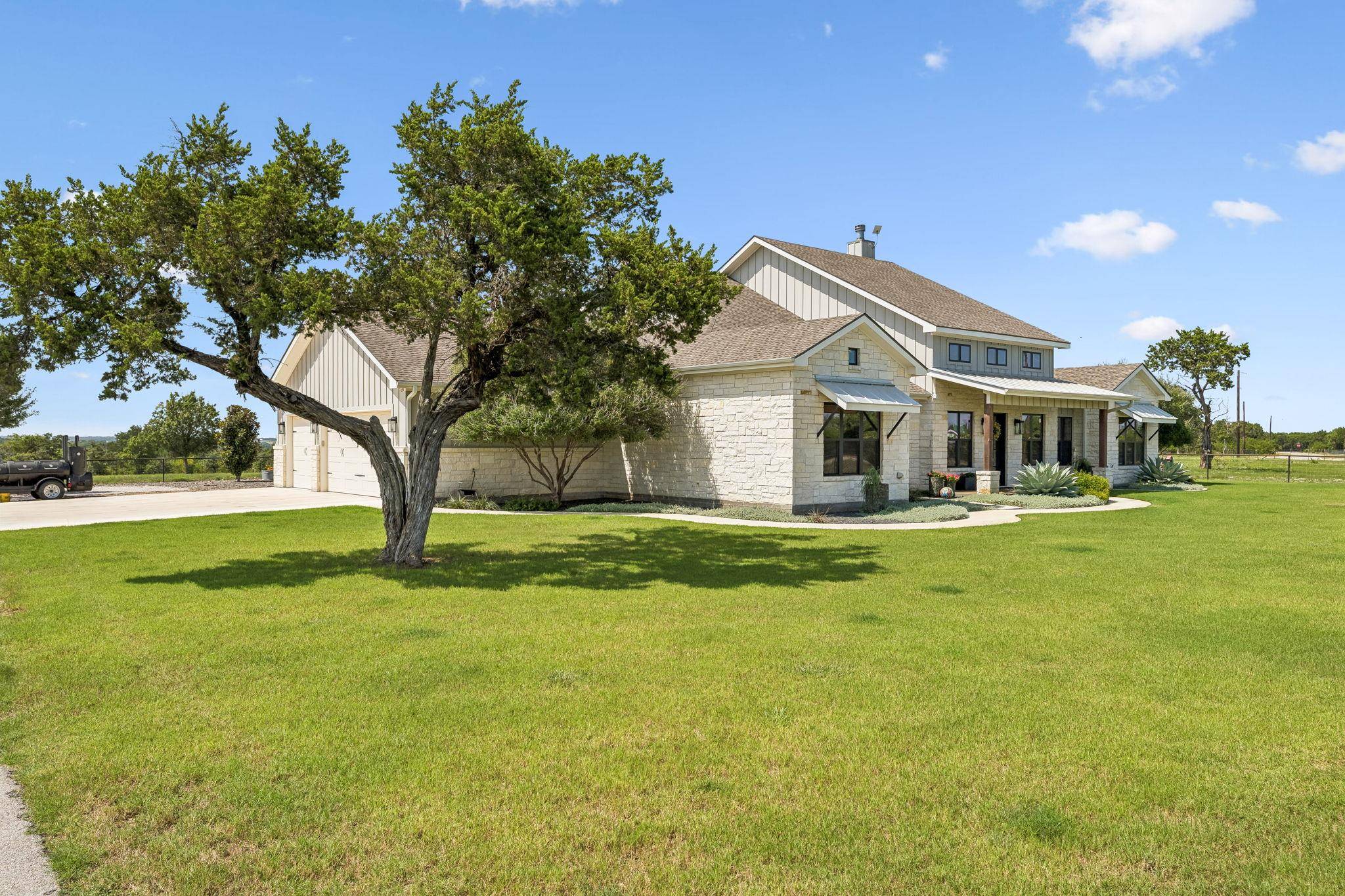 111 Marissa CIR, Burnet, TX 78611