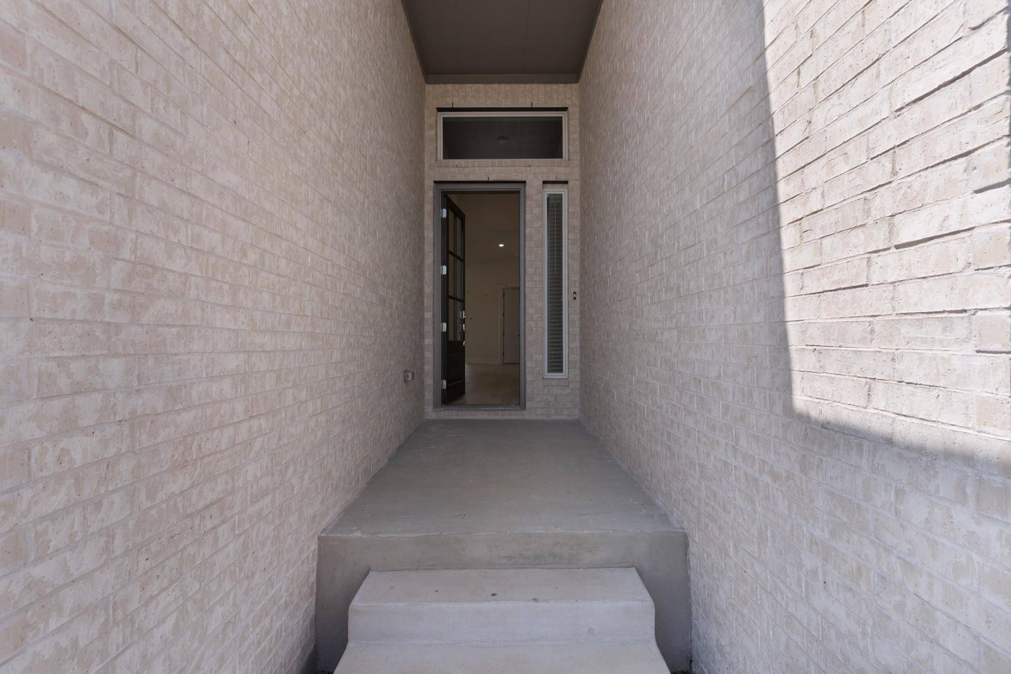 208 Montecido DR, Liberty Hill, TX 78642
