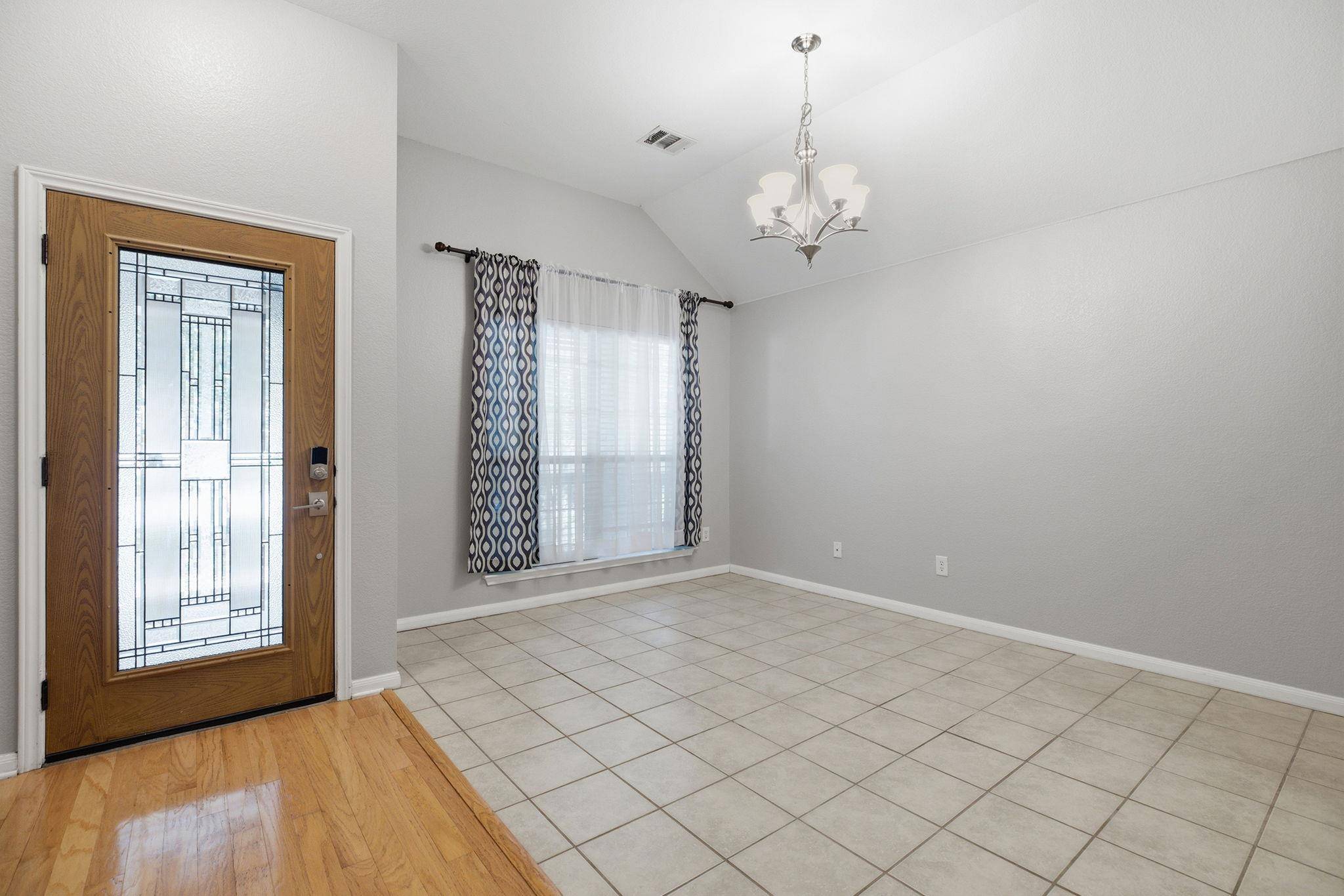 2409 Silver Spur LN, Leander, TX 78641
