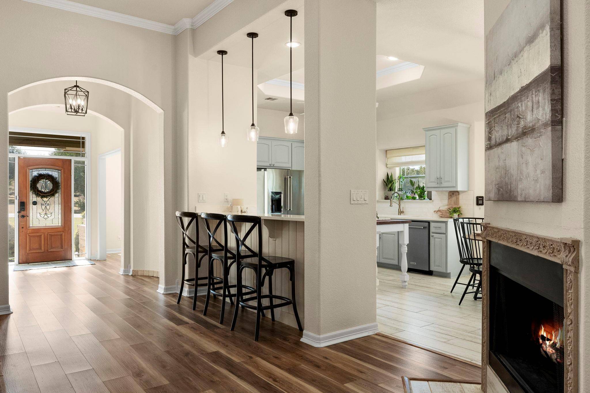 691 Broken Lance DR, Dripping Springs, TX 78620