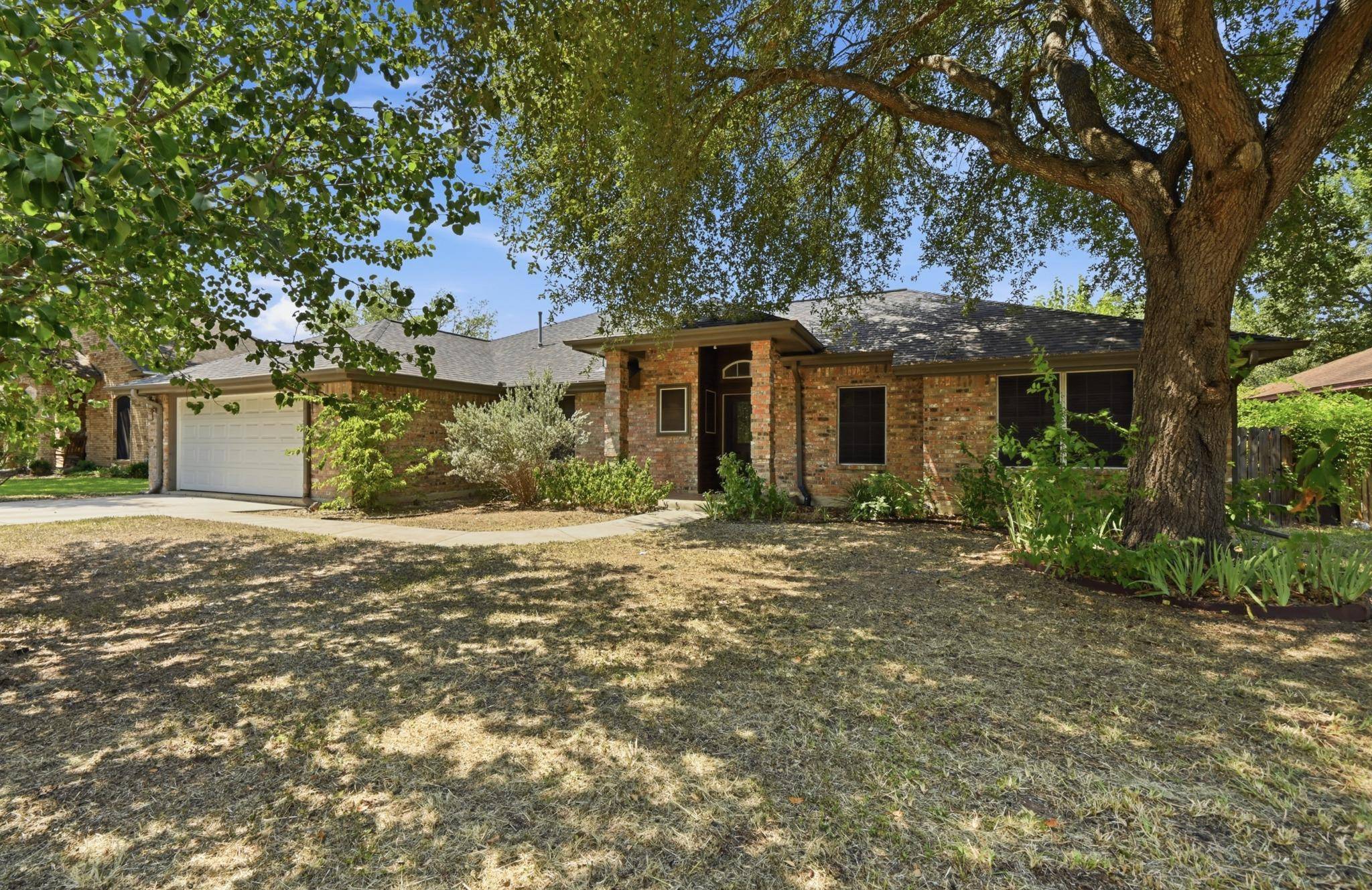 1068 Memorial CIR, New Braunfels, TX 78130