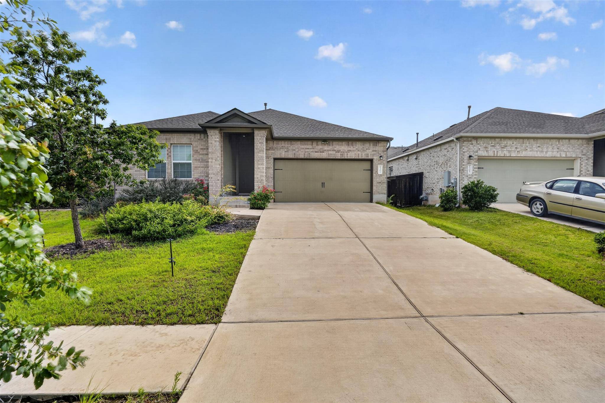1301 Blackhaw LN, Leander, TX 78641