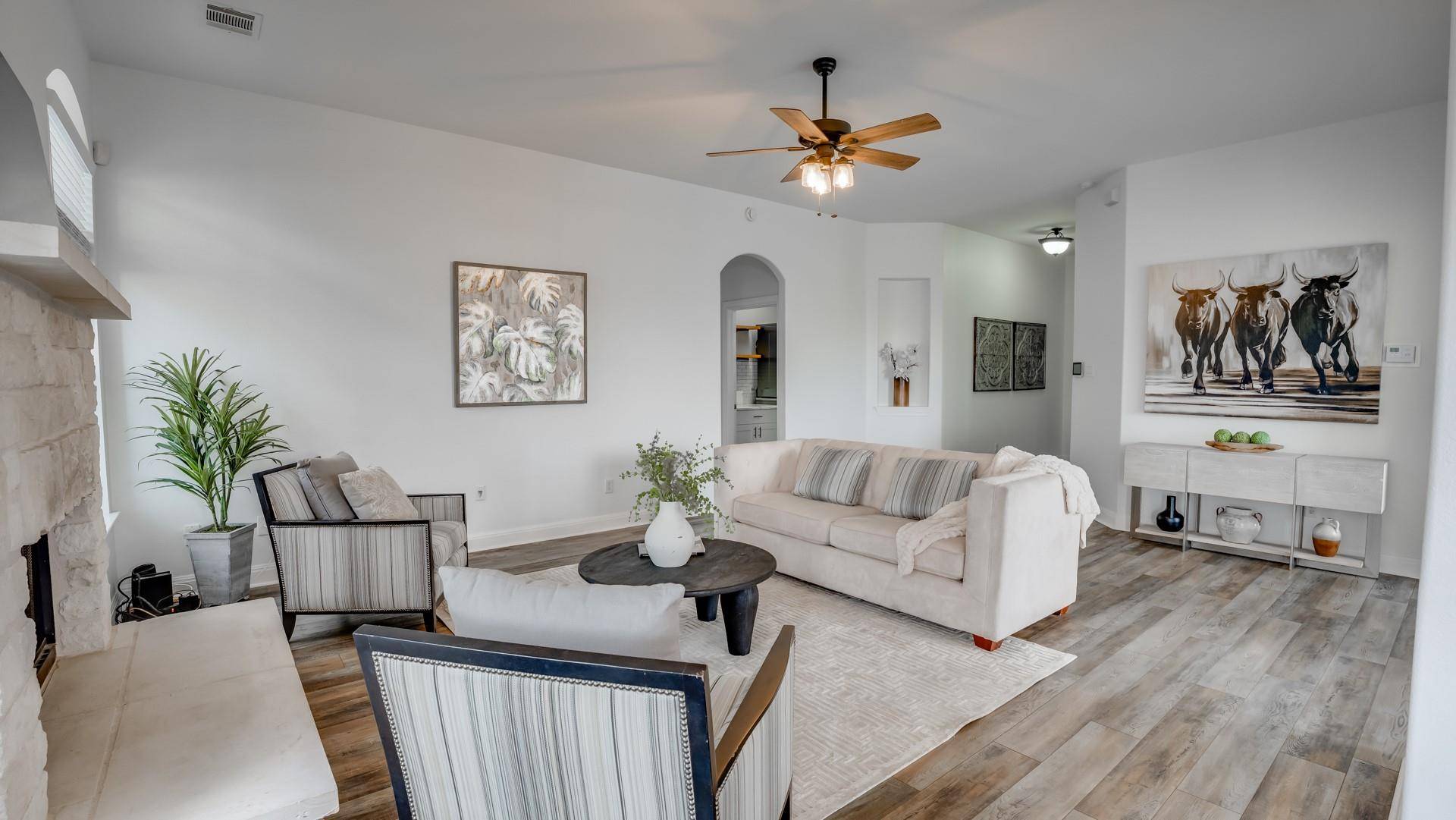 2016 Hidden Hills DR, Dripping Springs, TX 78620
