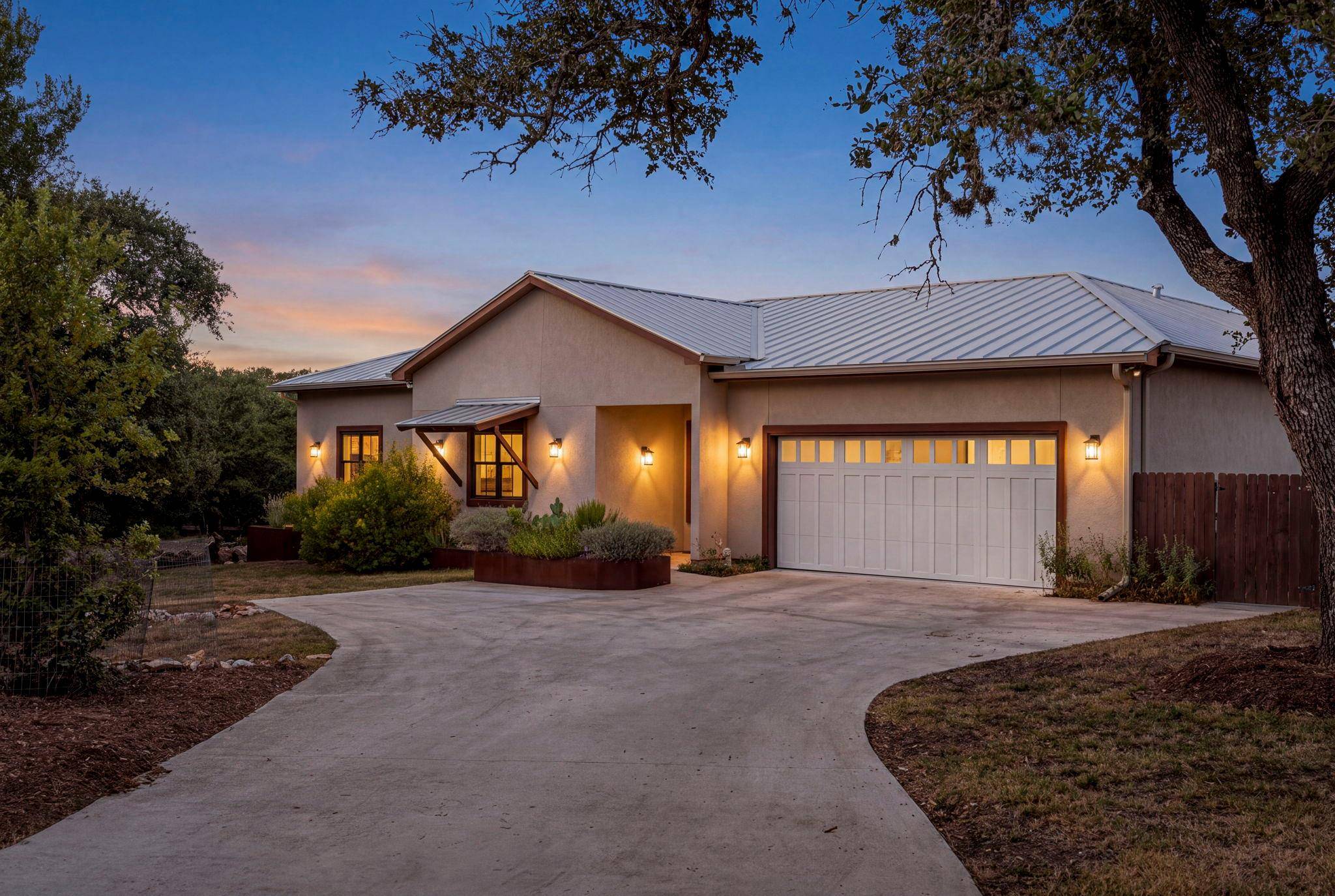 2713 Leslie LN, San Marcos, TX 78666