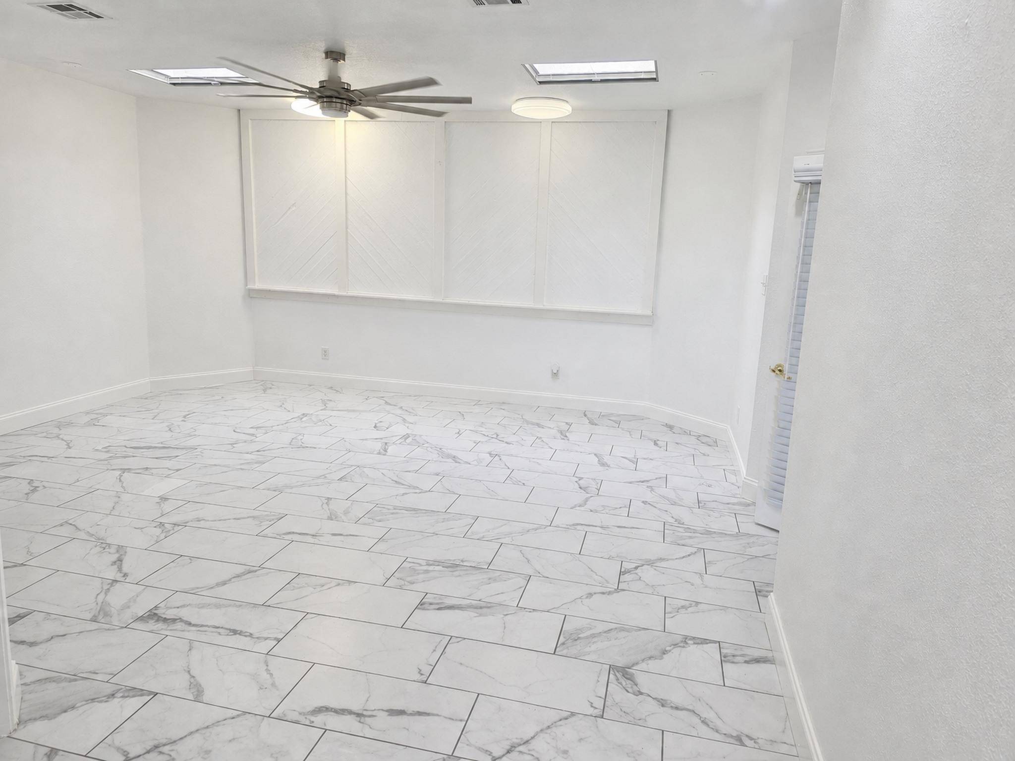 154 New TRL, Elgin, TX 78621