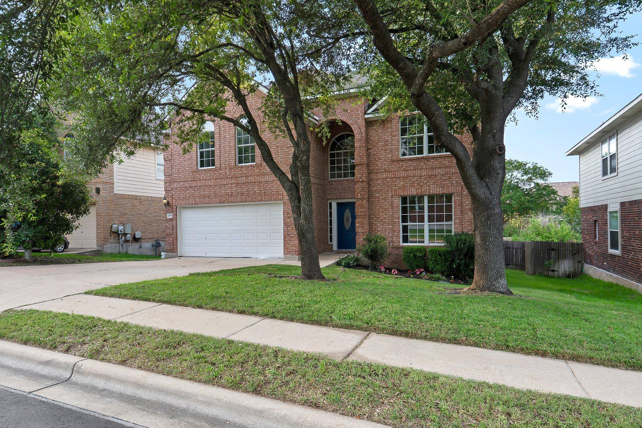 2106 Faldo LN, Round Rock, TX 78664