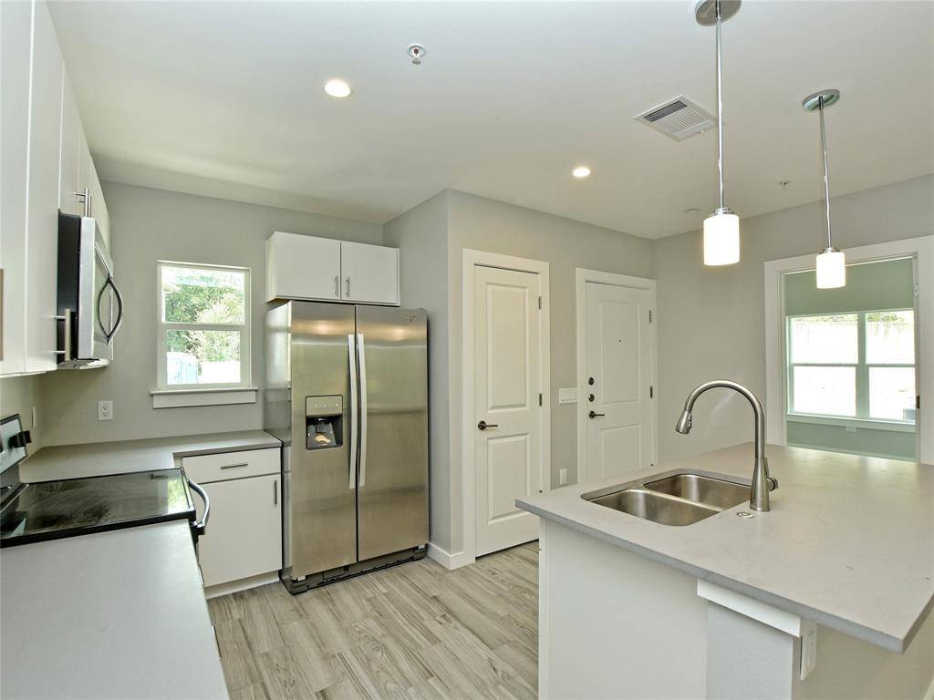 102 Blue Ridge TRL #2, West Lake Hills, TX 78746