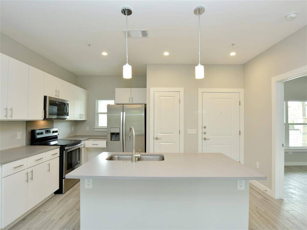 102 Blue Ridge TRL #2, West Lake Hills, TX 78746