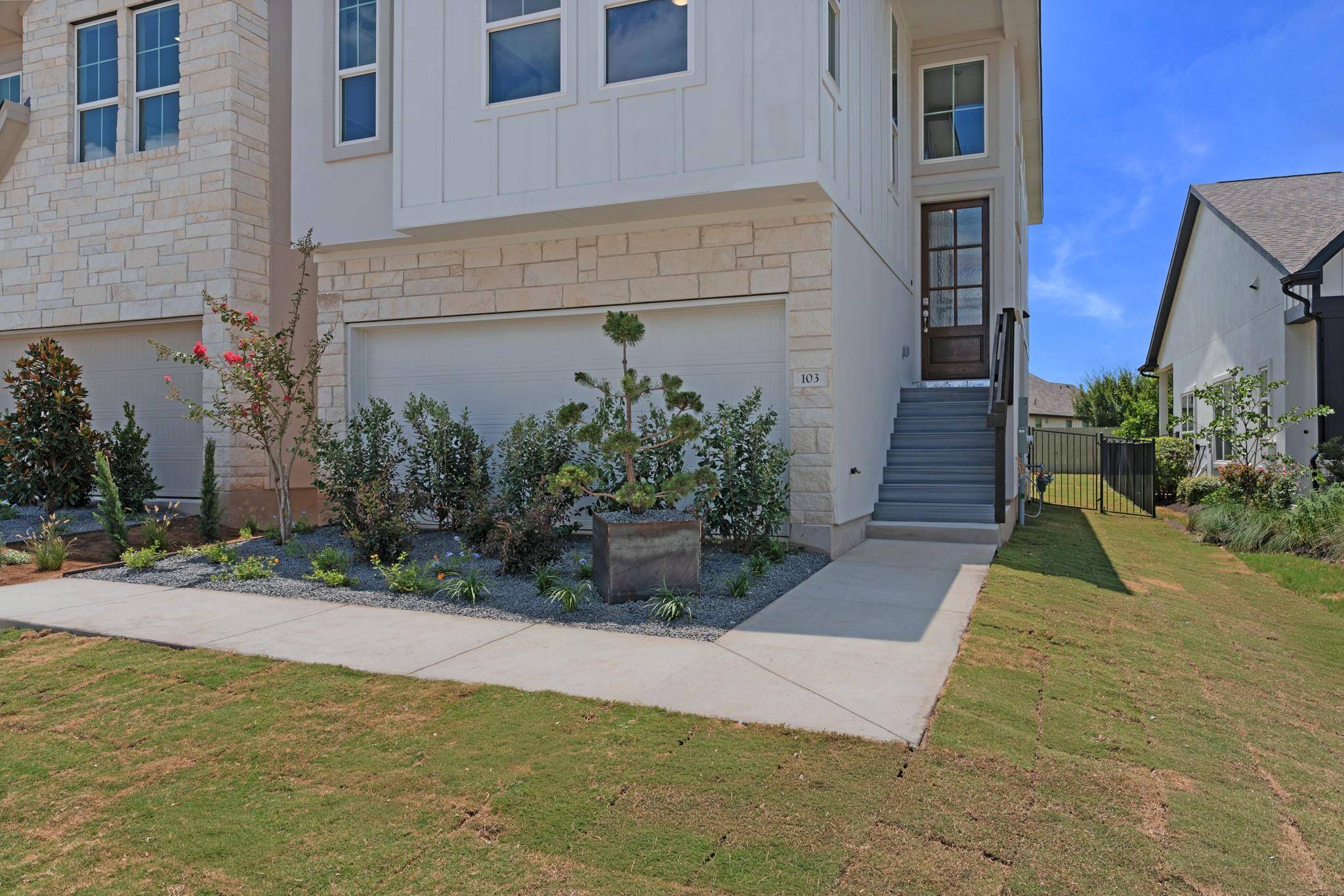 207 Flora Springs CV, Liberty Hill, TX 78642