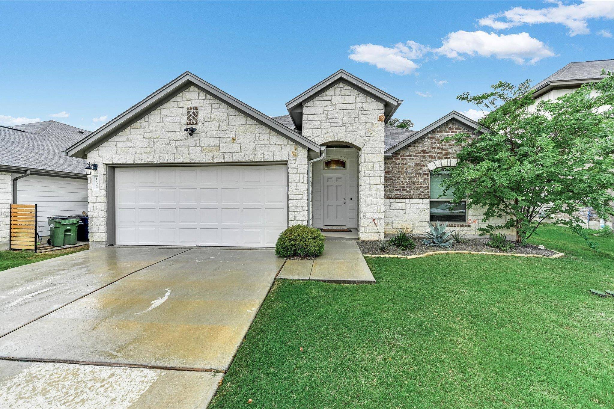 132 Walkup LN, Leander, TX 78641