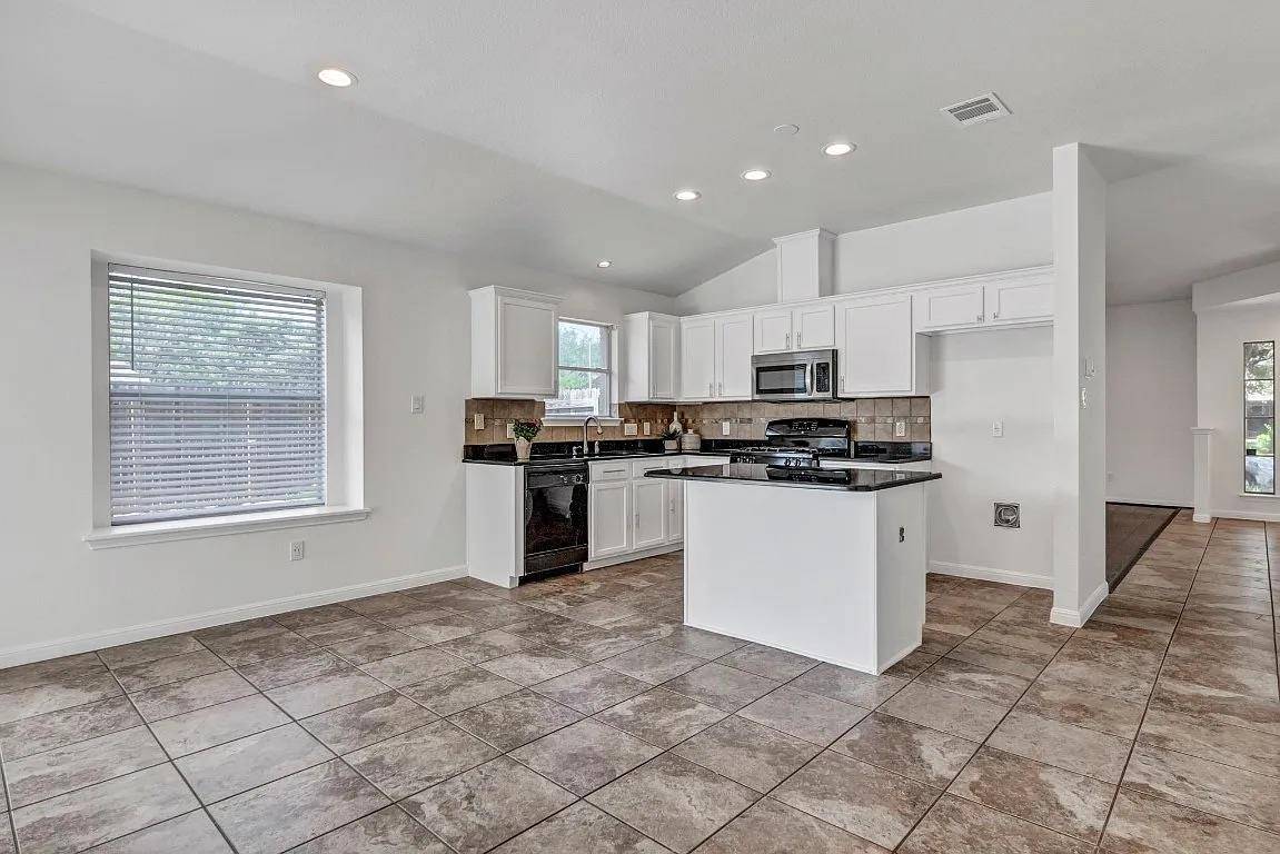 16601 Jadestone DR, Leander, TX 78641