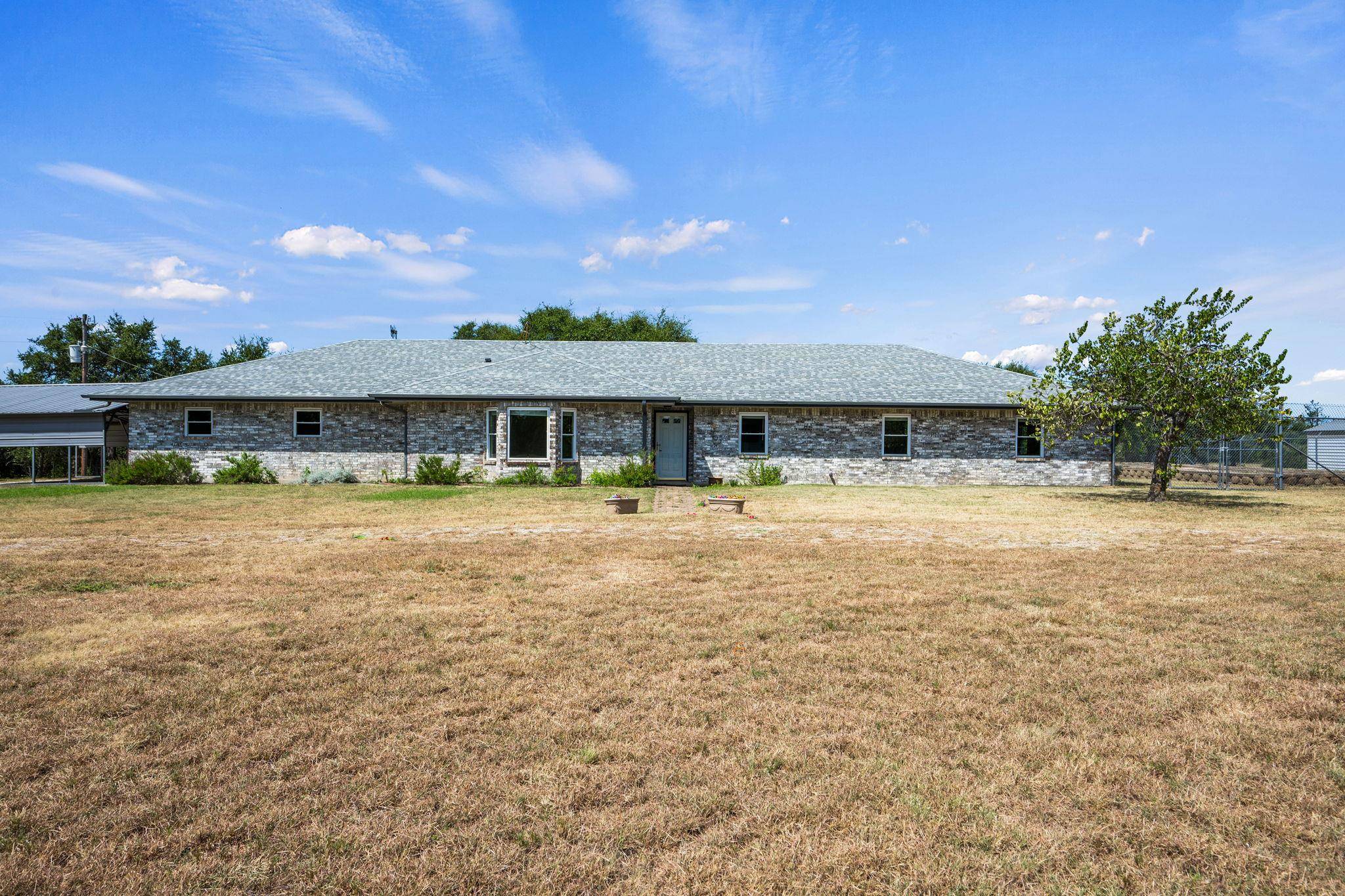 851 San Gabriel DR, Liberty Hill, TX 78642