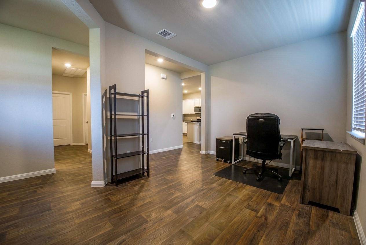 102 Rainmaker CV, Bastrop, TX 78602