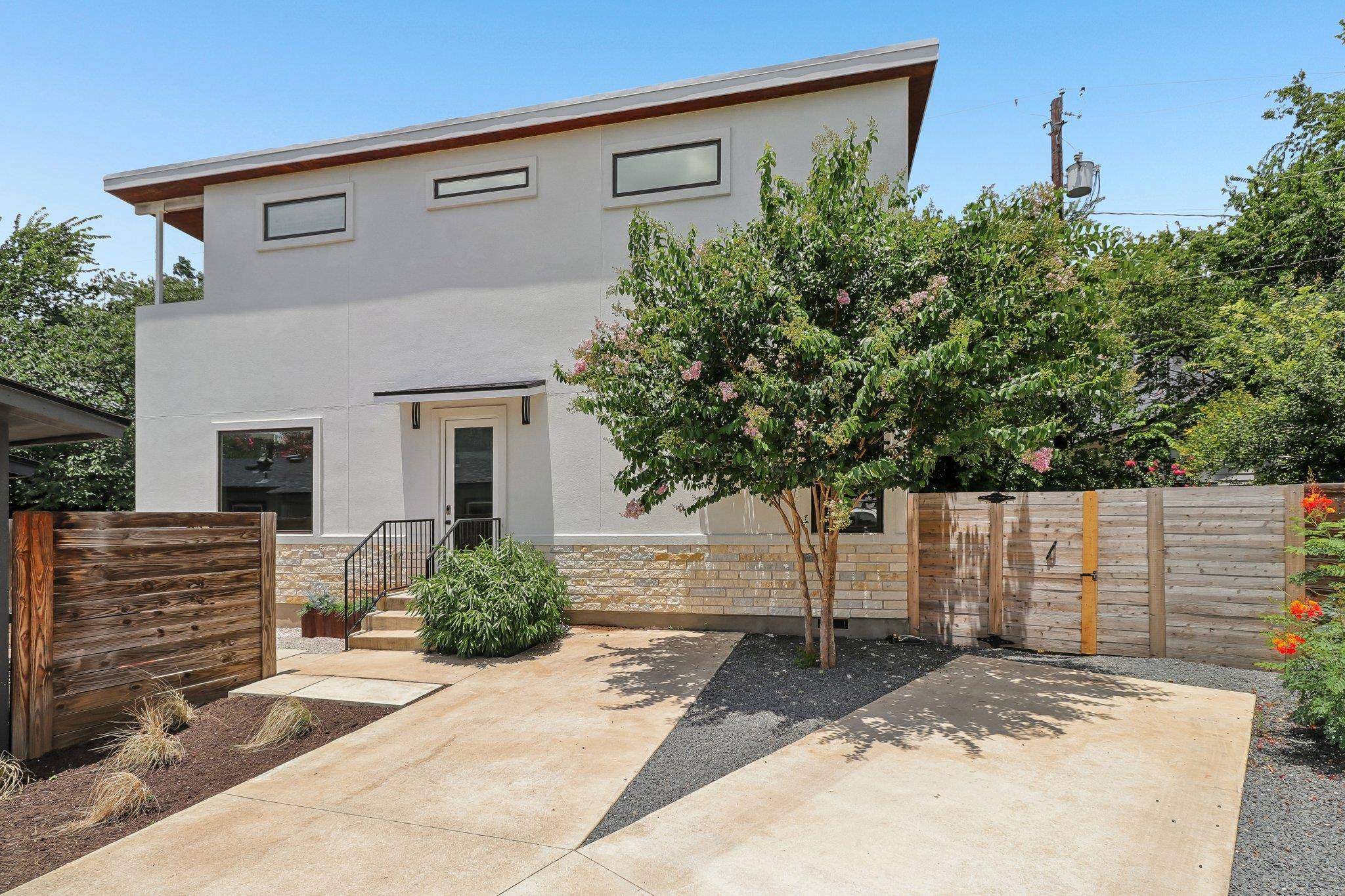 1406 Camelot CIR #2, Austin, TX 78745