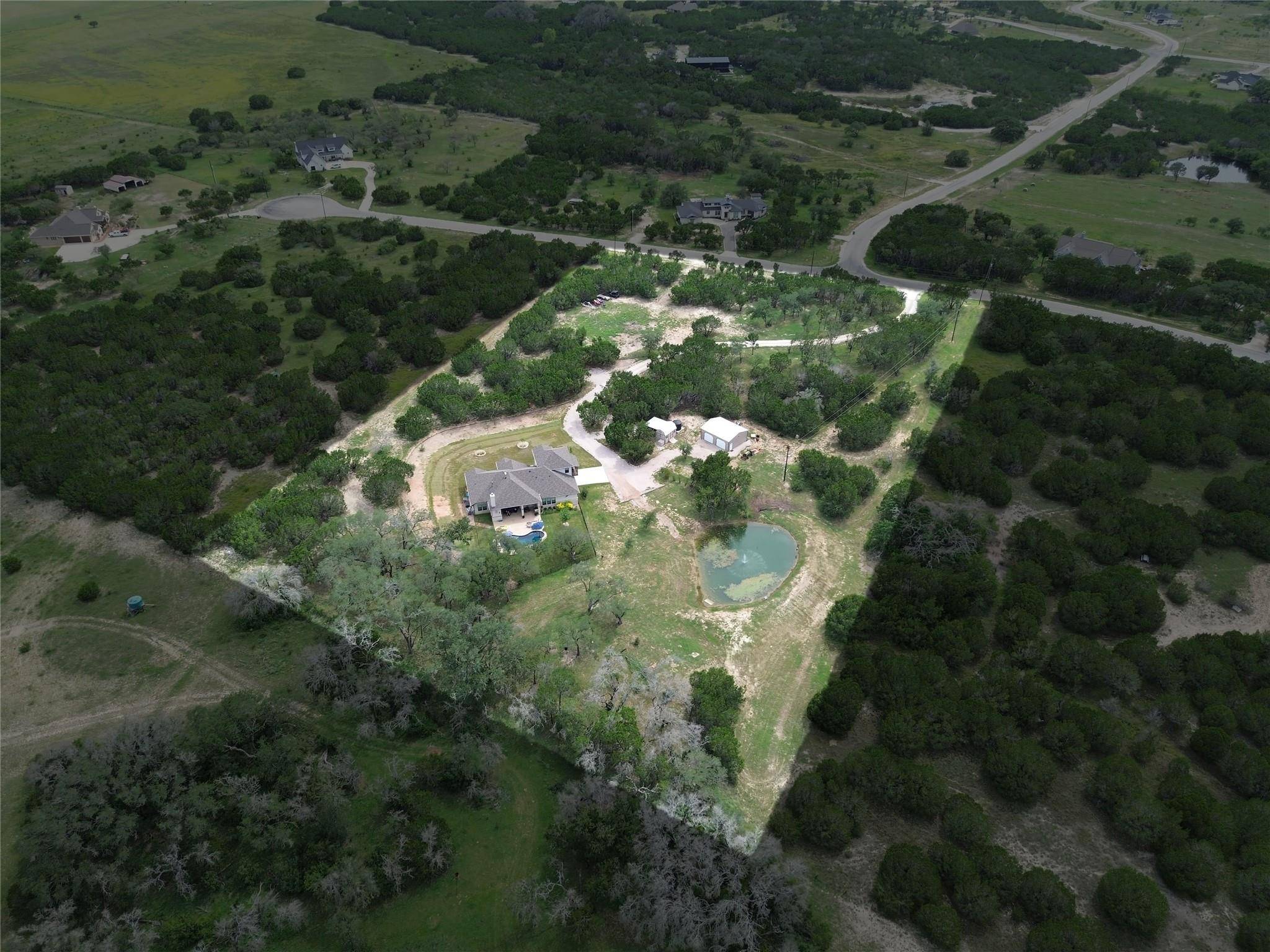 201 Brothers LN, Burnet, TX 78611