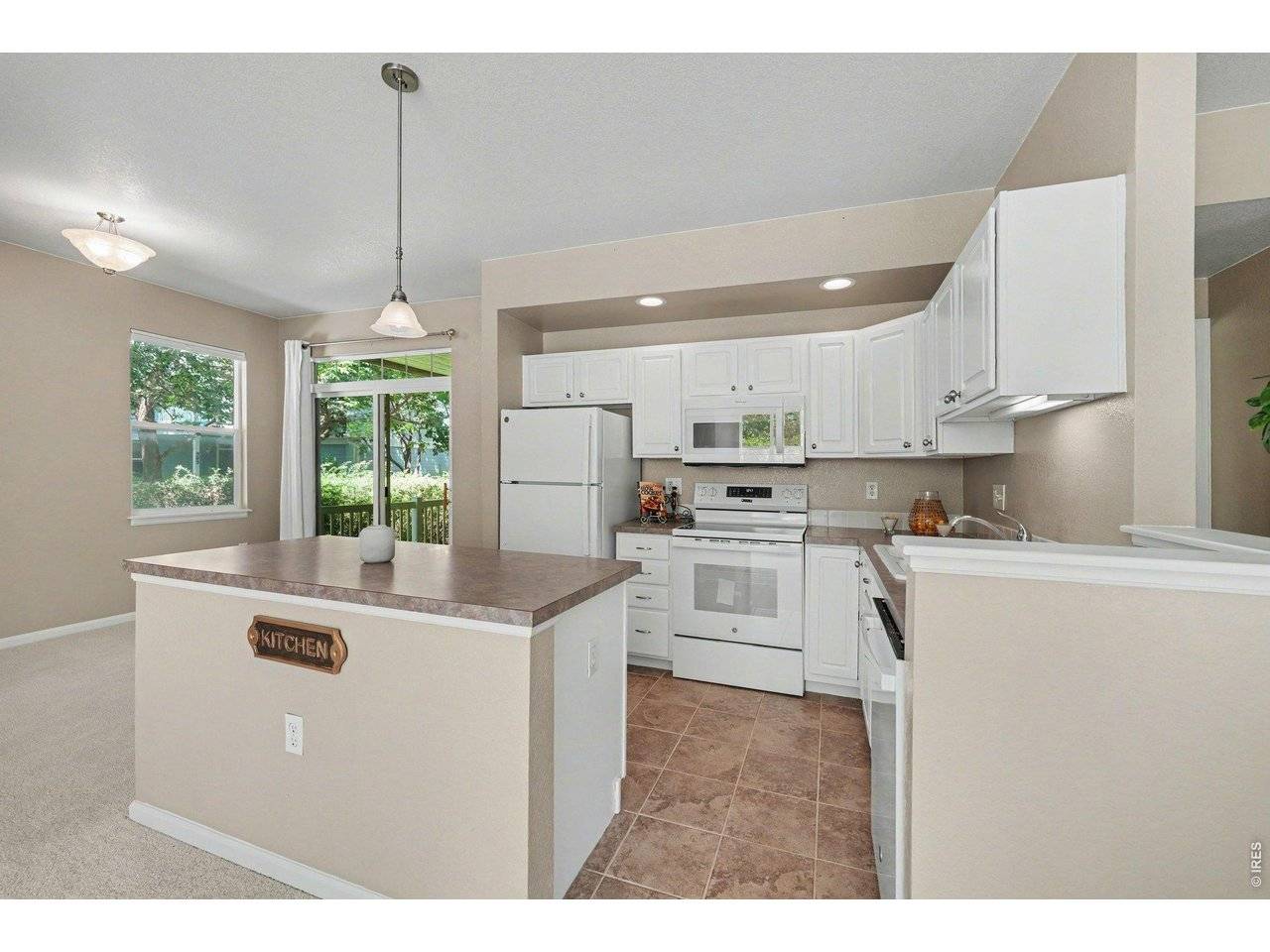 640 Gooseberry #806, Longmont, CO 80503
