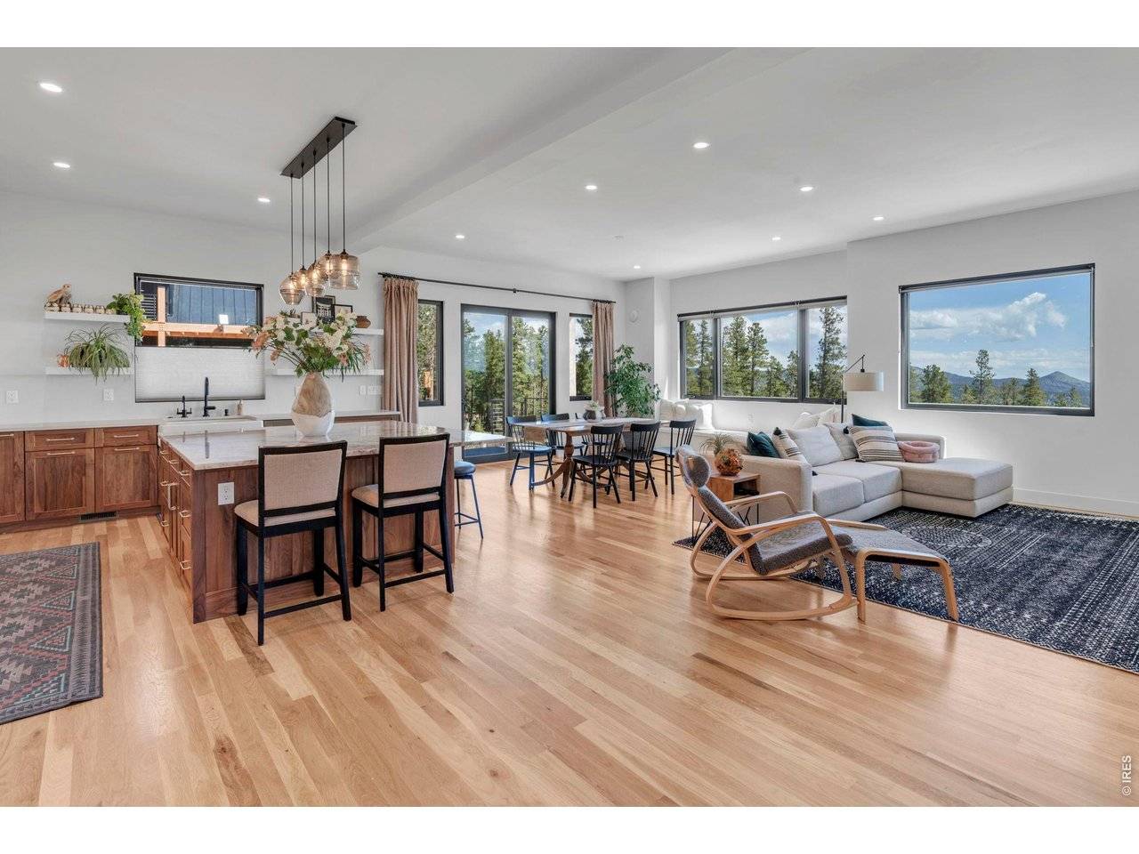 11 Juneau, Nederland, CO 80466