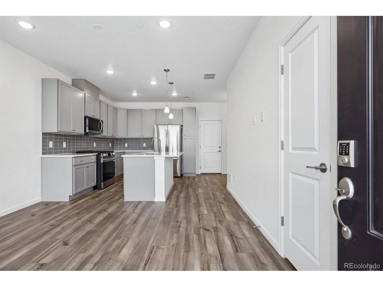 6690 Merseyside, Castle Pines, CO 80108