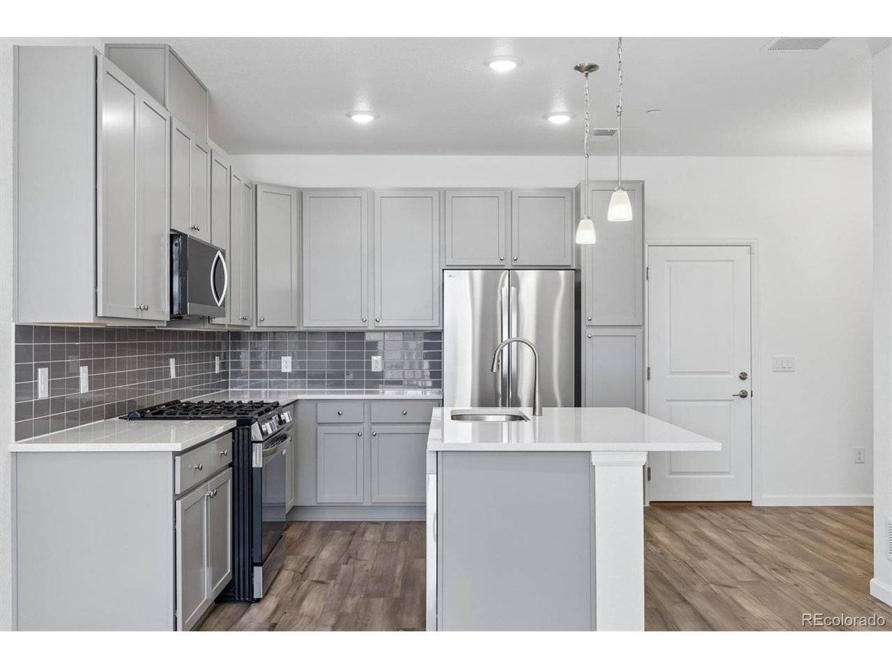 6690 Merseyside, Castle Pines, CO 80108