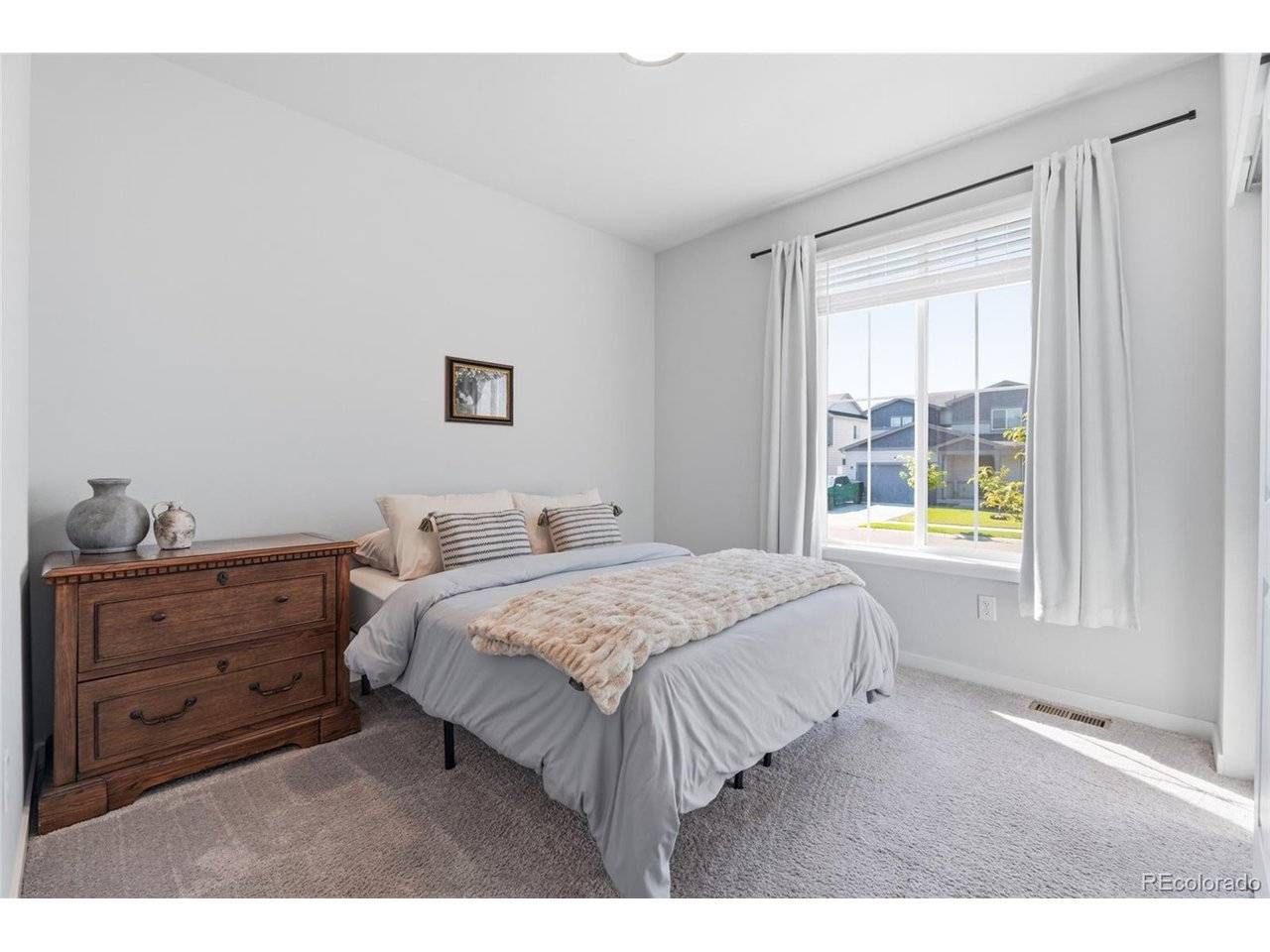 5835 Red Barn, Mead, CO 80504