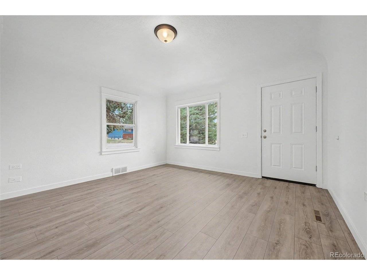 1555 N Monroe, Loveland, CO 80538