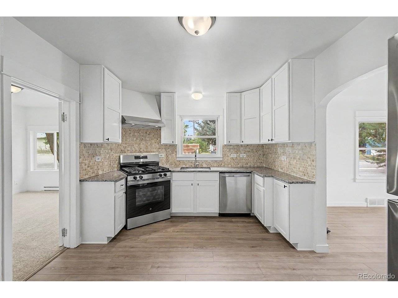1555 N Monroe, Loveland, CO 80538