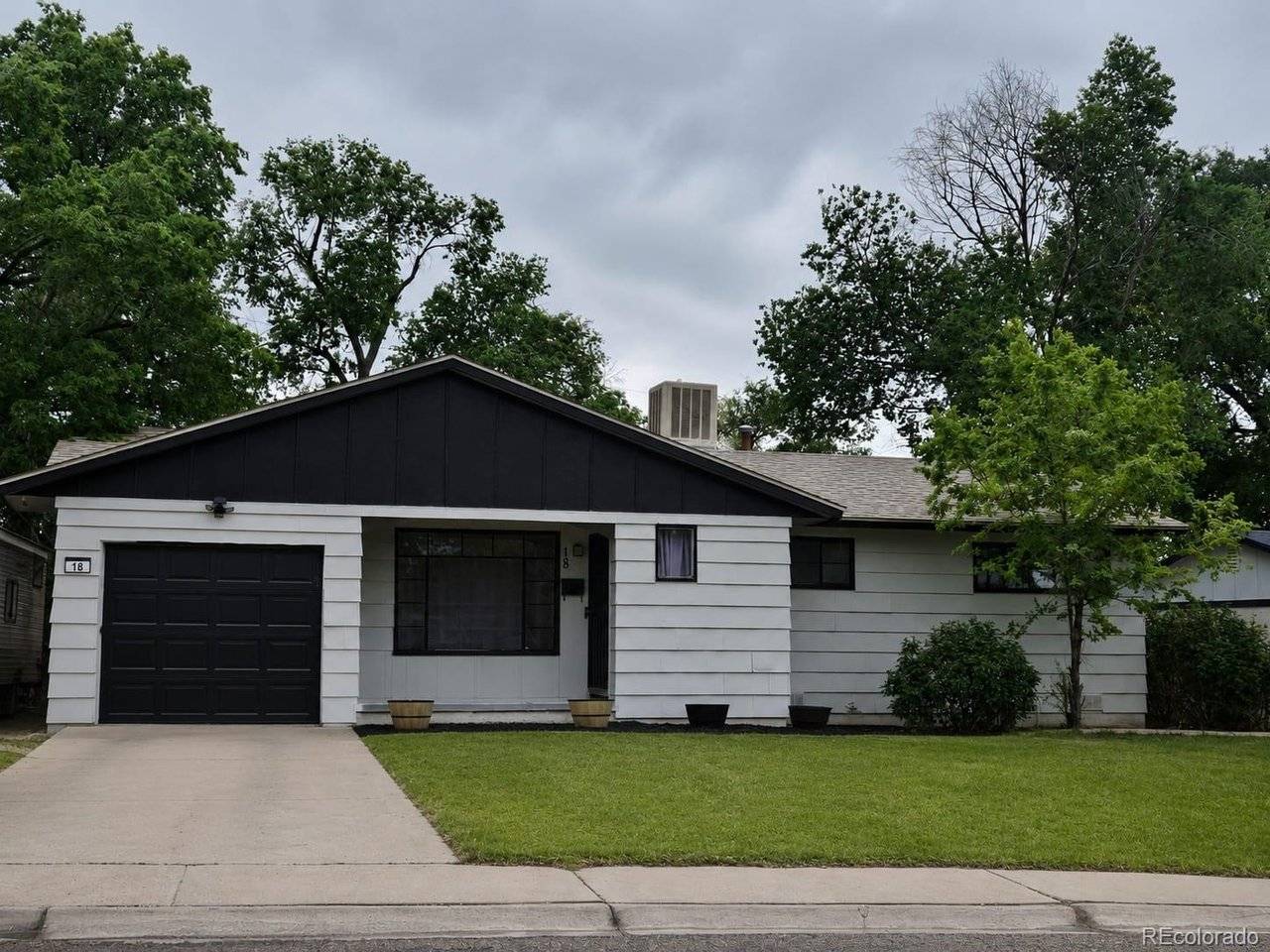 18 Dundee, Pueblo, CO 81001