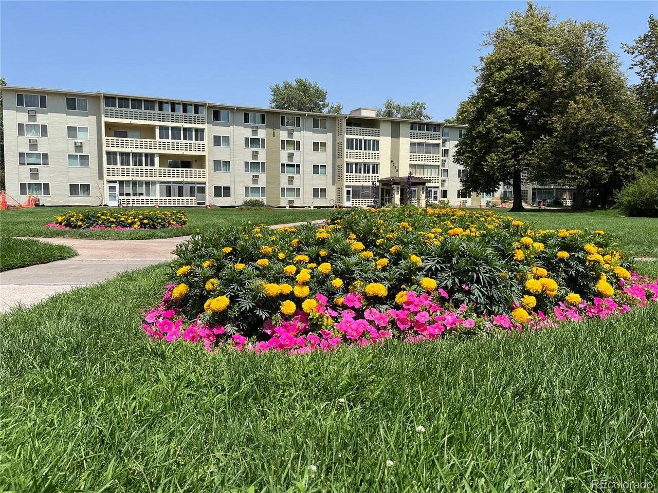 9335 E center #8B, Denver, CO 80247