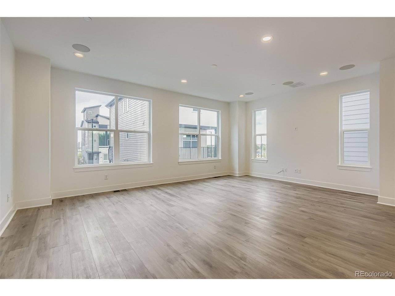 10886 E Hinsdale, Centennial, CO 80112