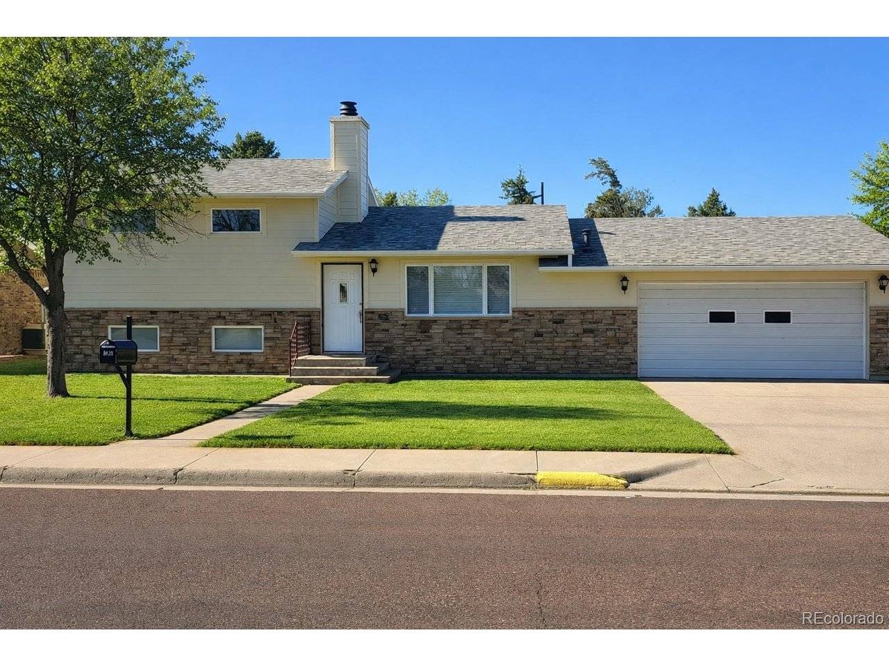 218 W 9th, Julesburg, CO 80737
