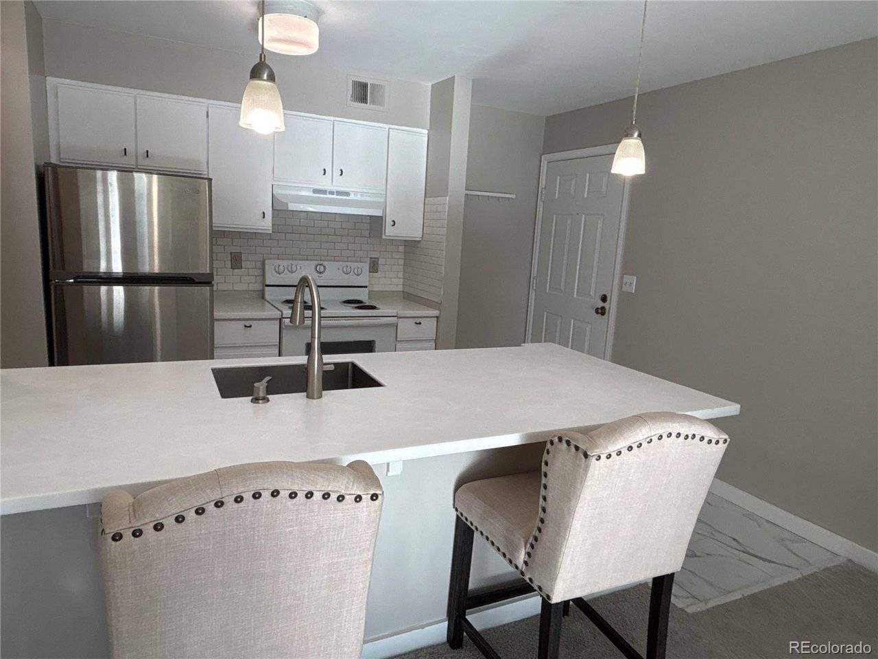2575 S Syracuse #J102, Denver, CO 80231