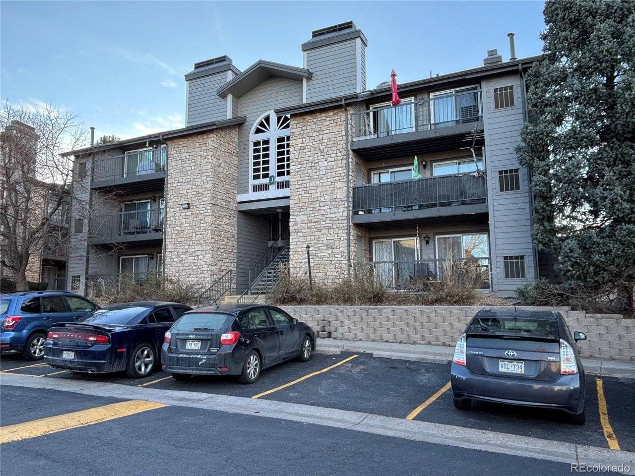 2575 S Syracuse #J102, Denver, CO 80231