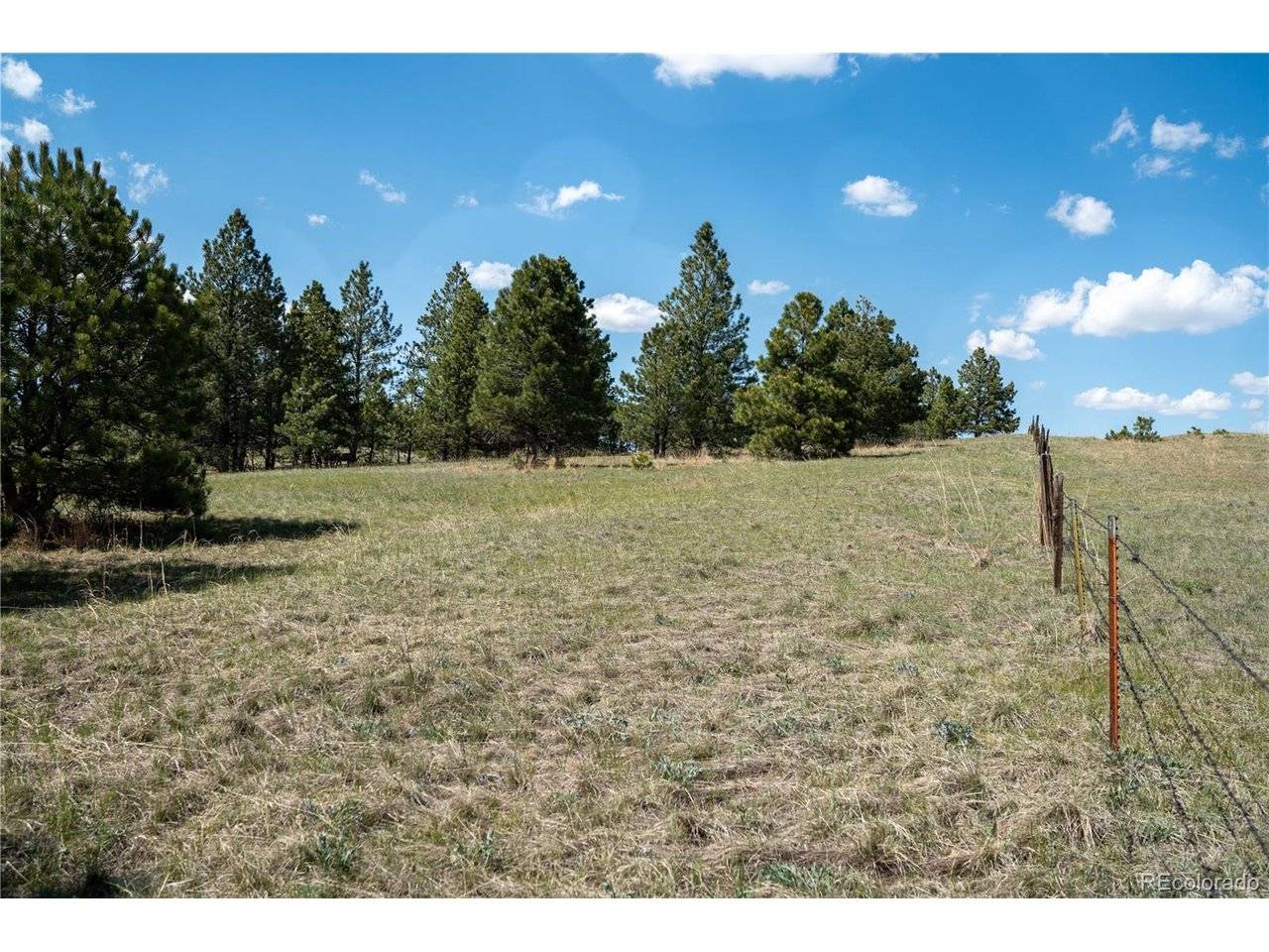 2 Paradise, Elizabeth, CO 80107