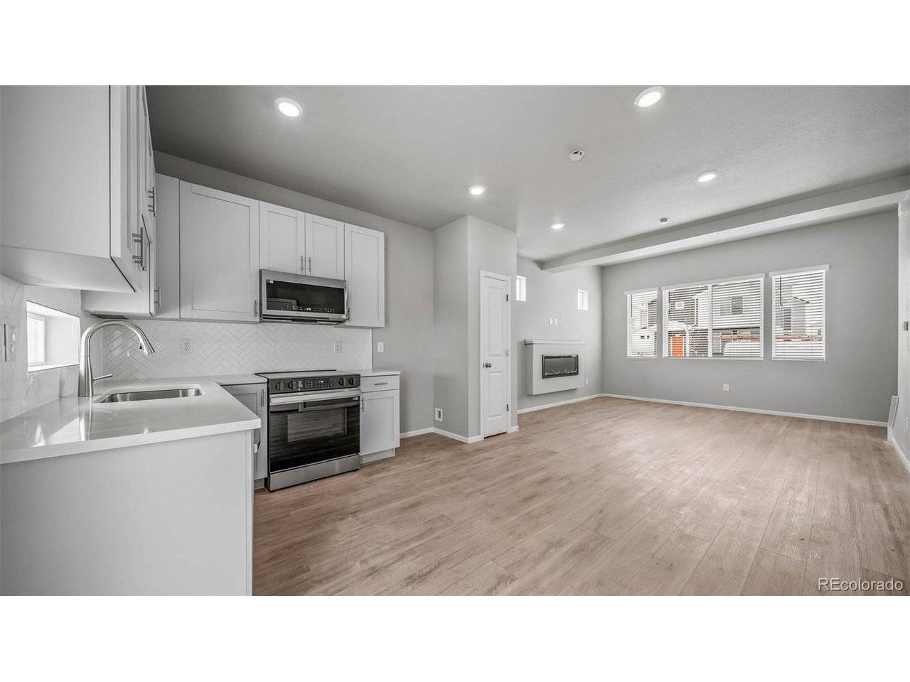 3407 Pearwood, Johnstown, CO 80534