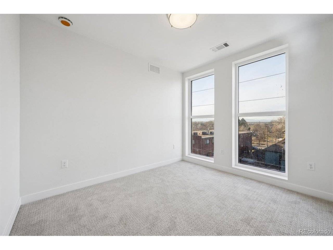 639 29th St #209, Denver, CO 80205