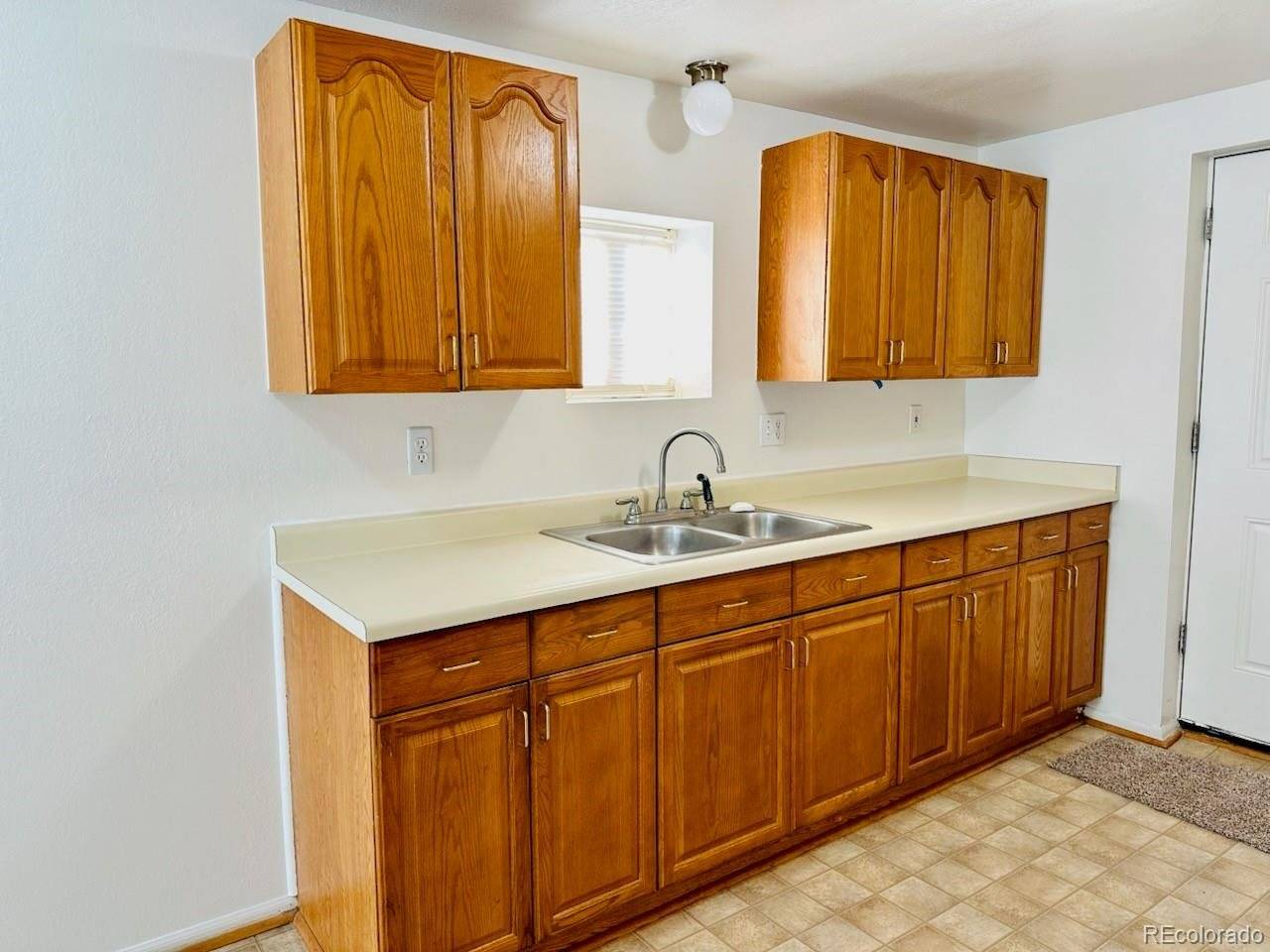 131 10th, Alamosa, CO 81101