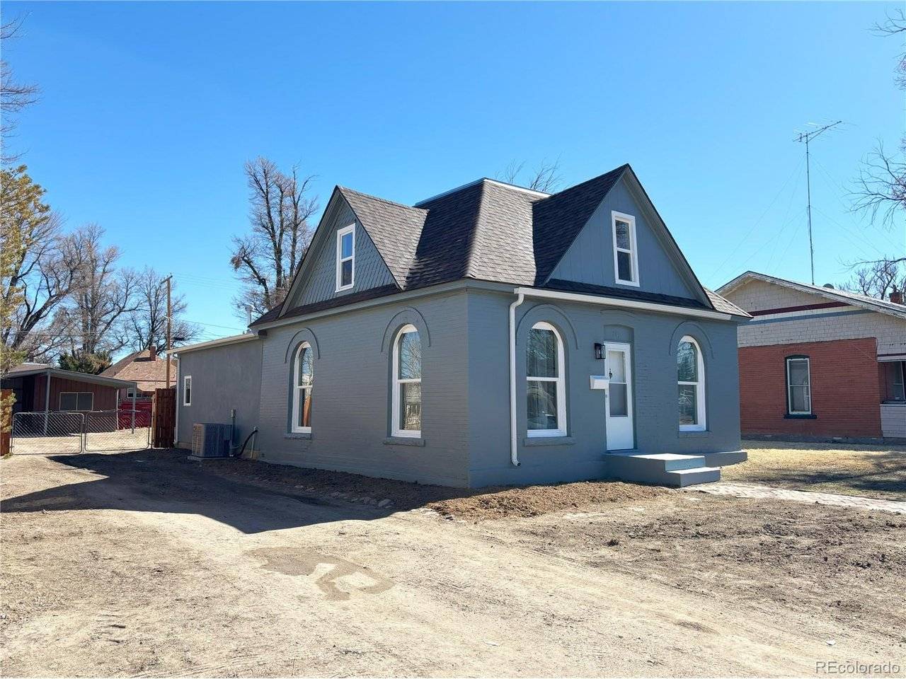 805 Raton, La Junta, CO 81050