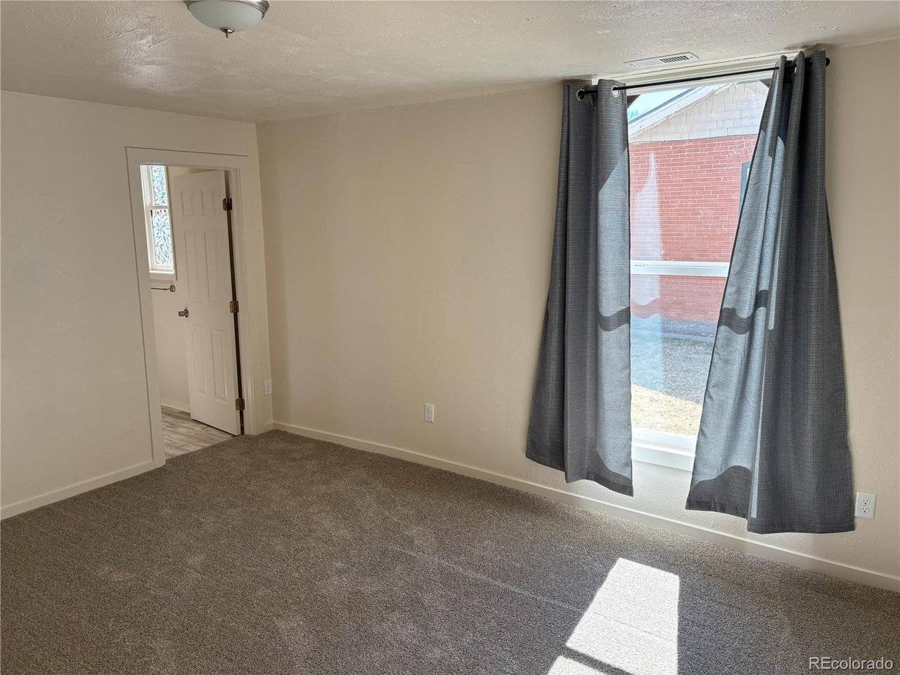 805 Raton, La Junta, CO 81050
