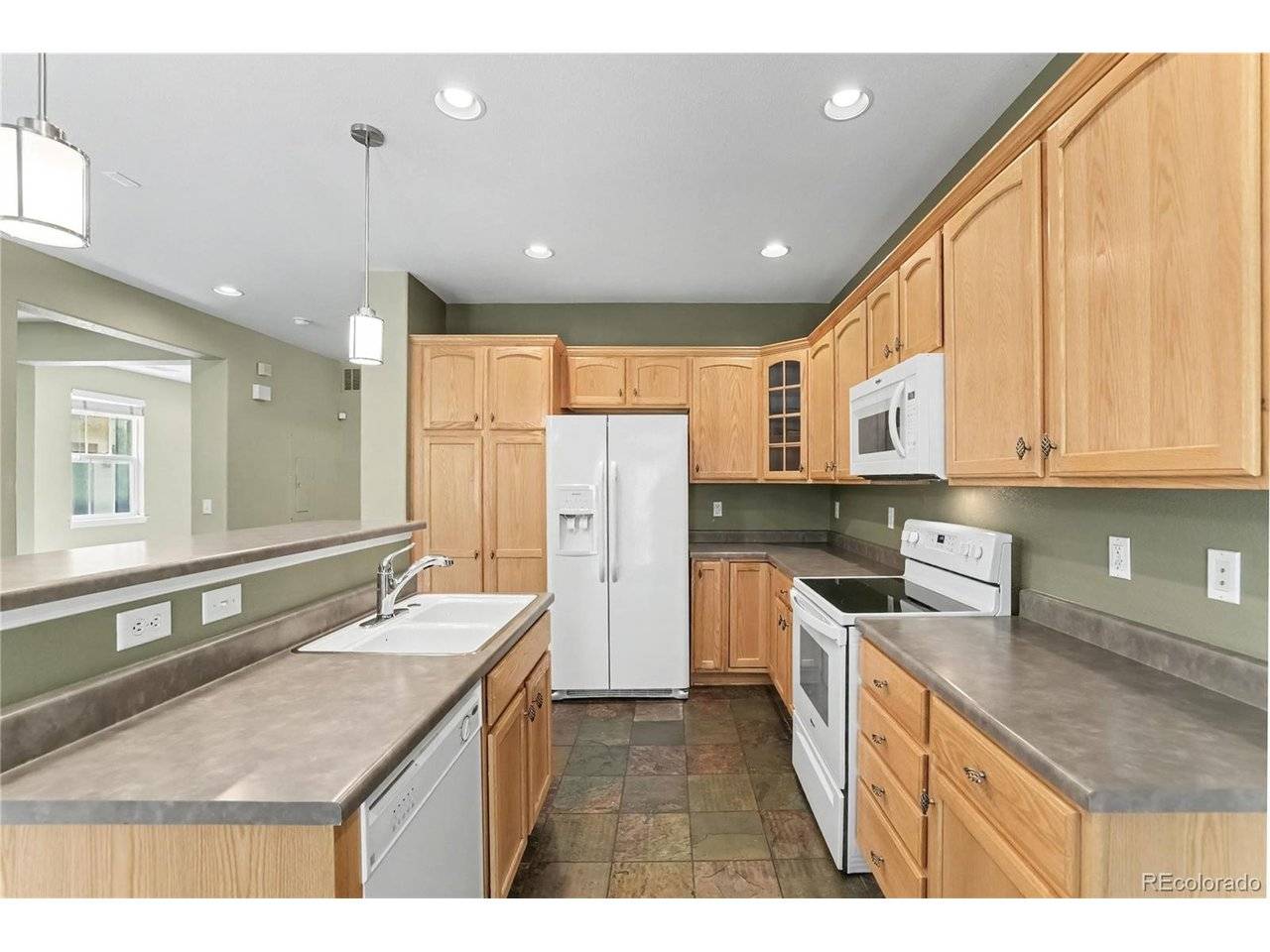 10546 Graymont #B, Littleton, CO 80126