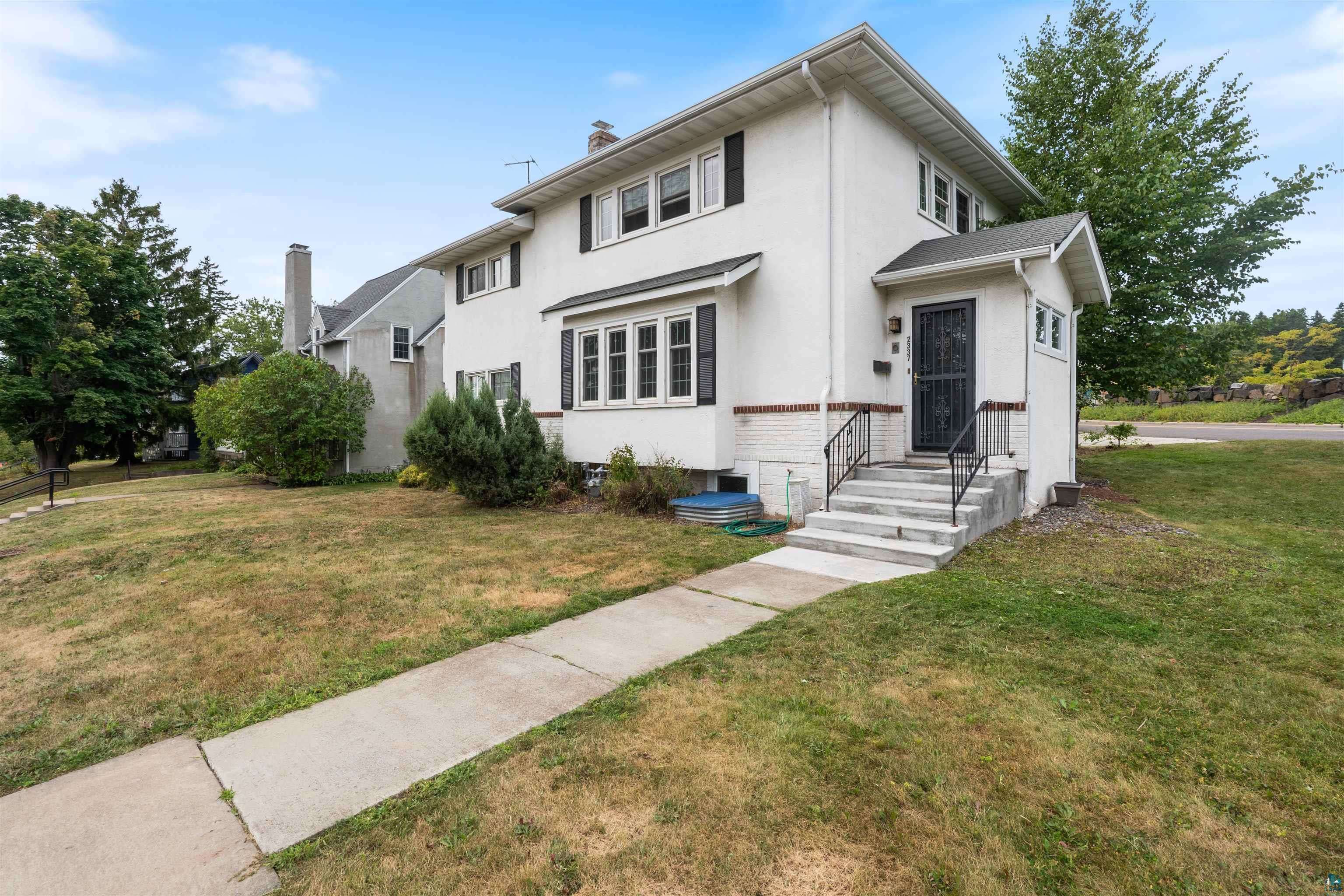 2337 E 8th St, Duluth, MN 55803