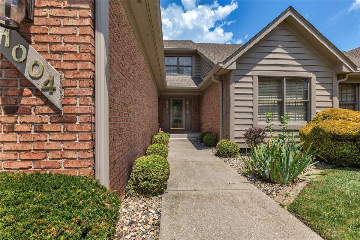1004 Muirfield Court, Schererville, IN 46375