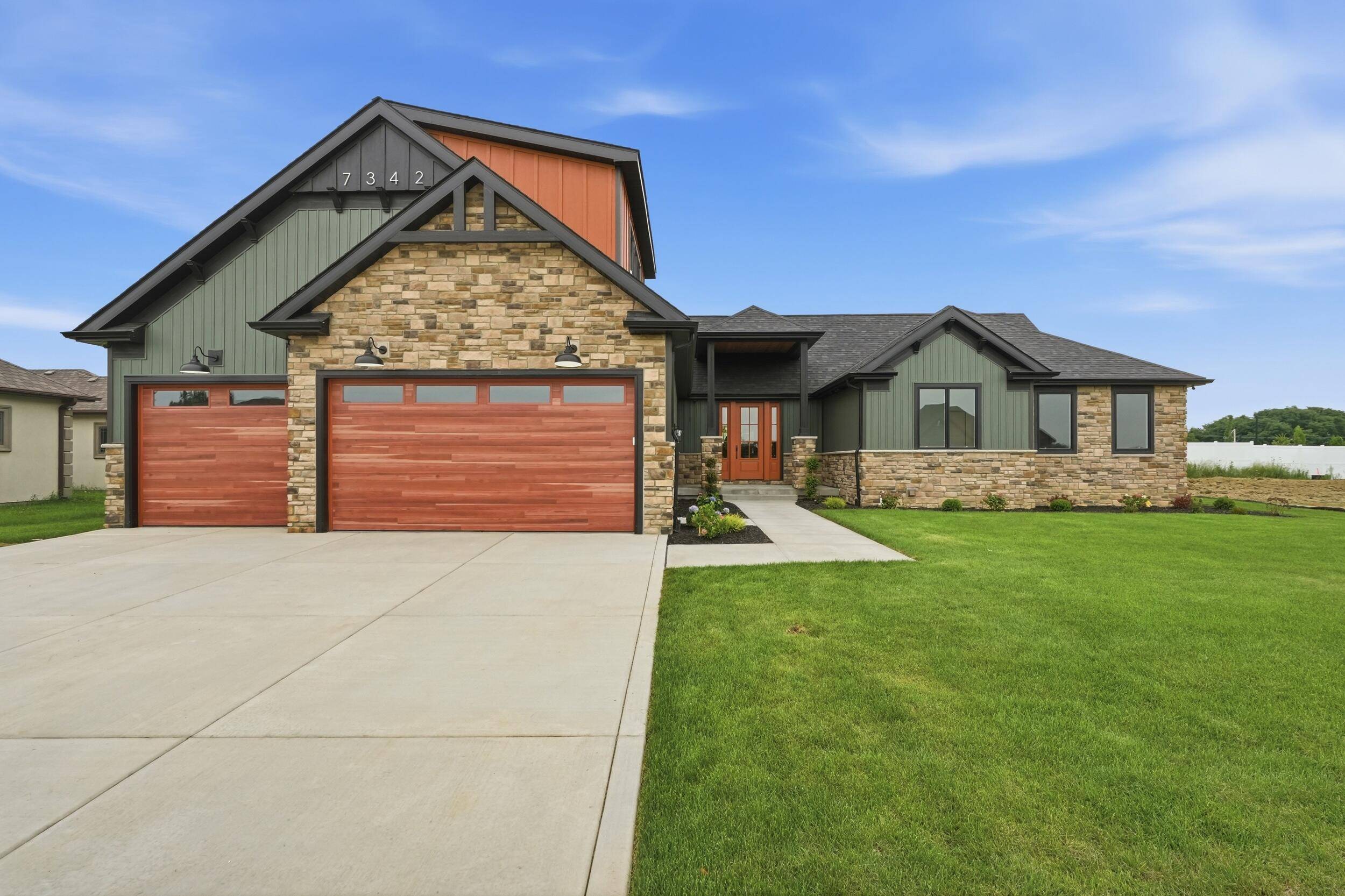 7342 Brookhaven Drive, Crown Point, IN 46307